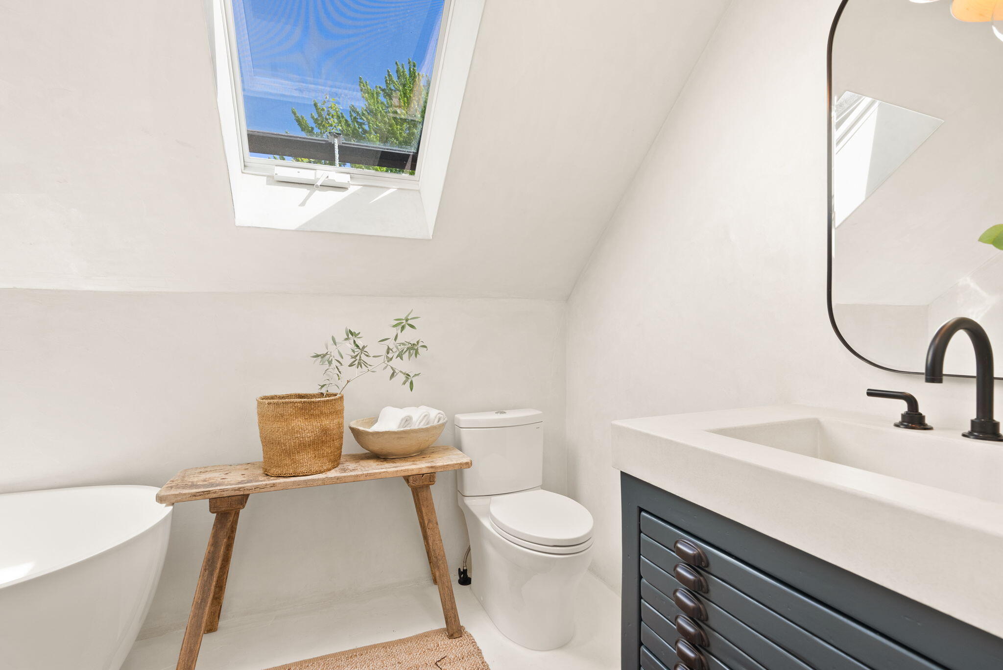 104 NW Congress Street