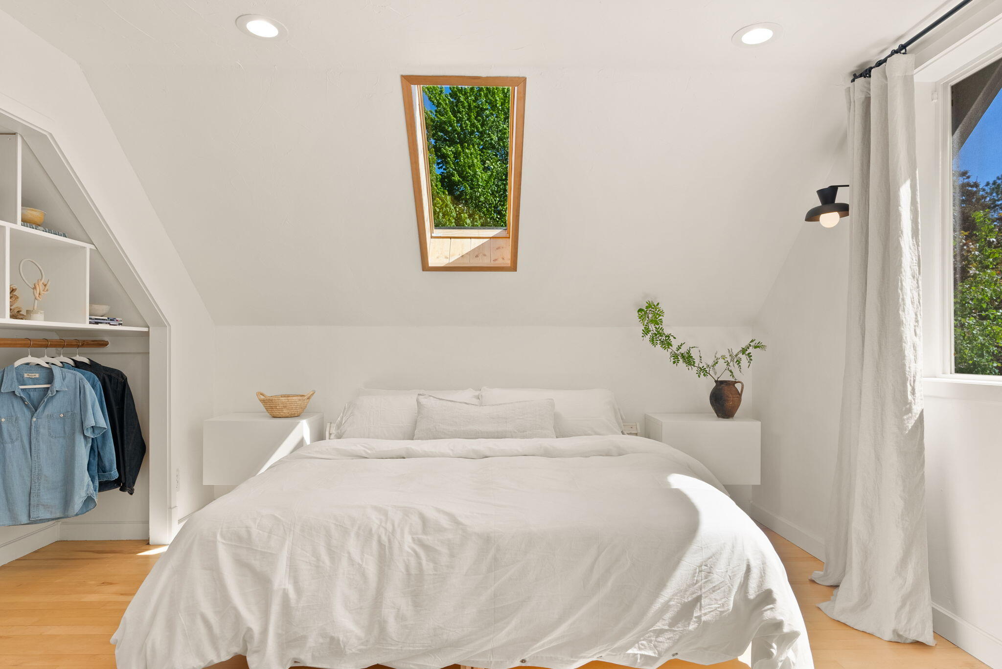 104 NW Congress Street