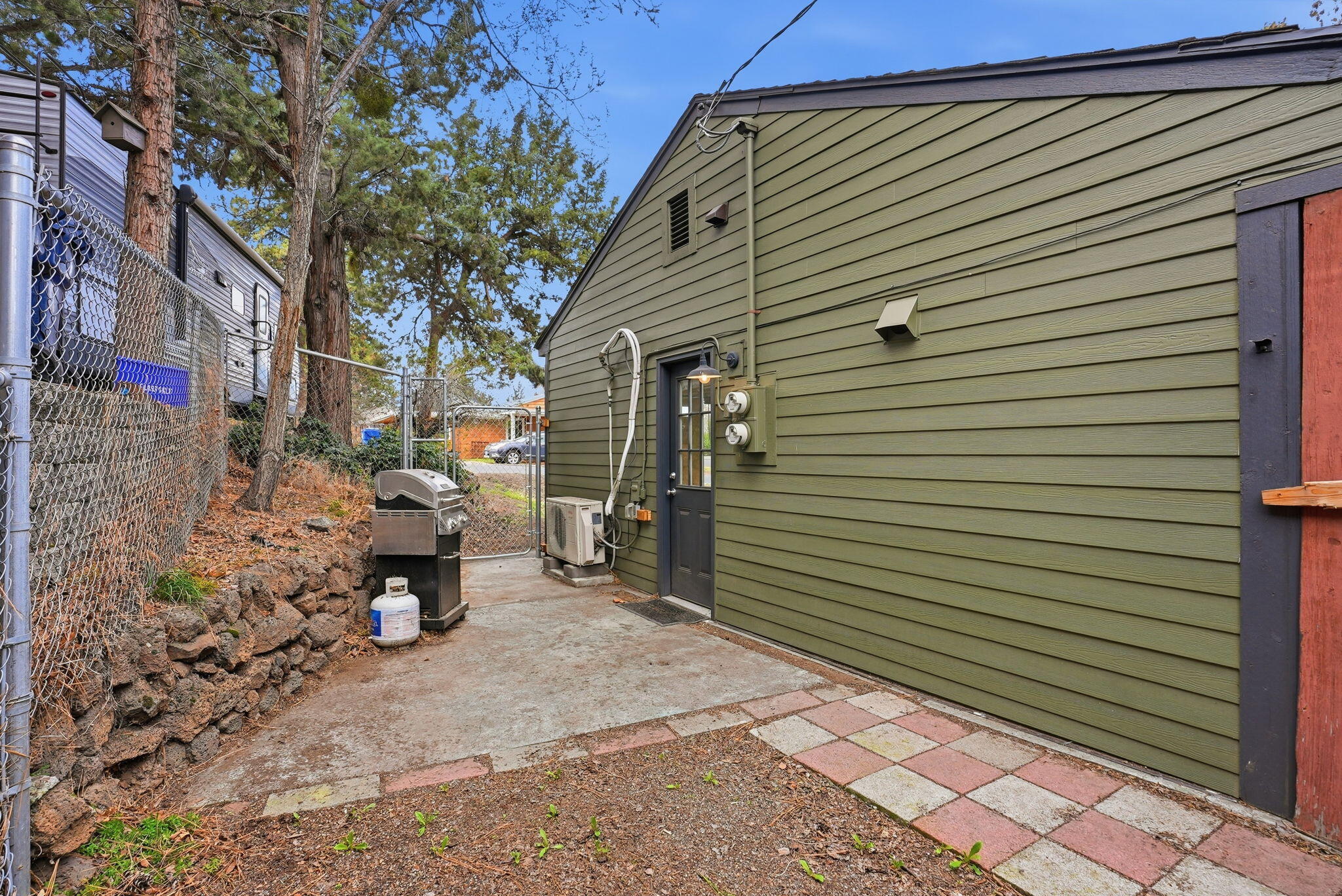 513 NE Irving Avenue