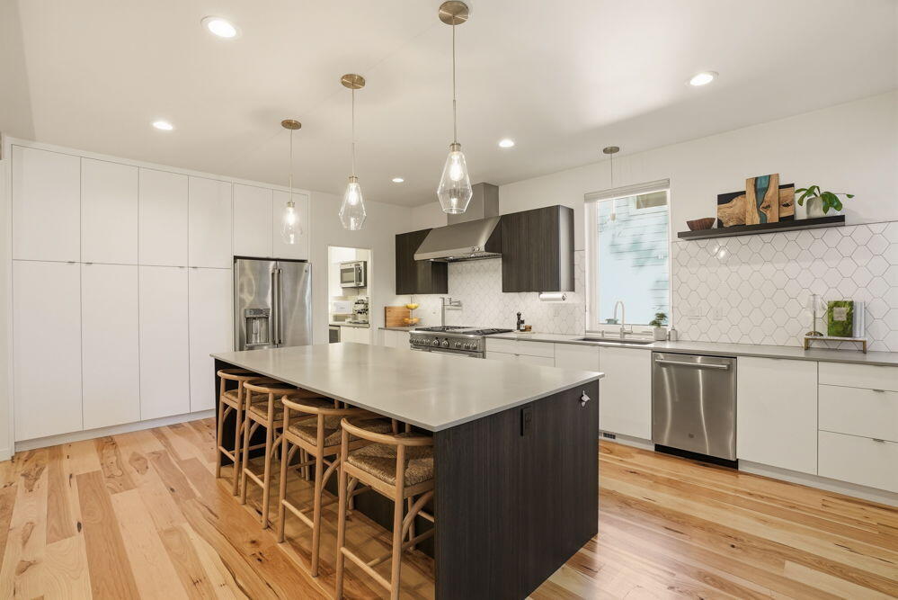 2048 NW Shiraz Court