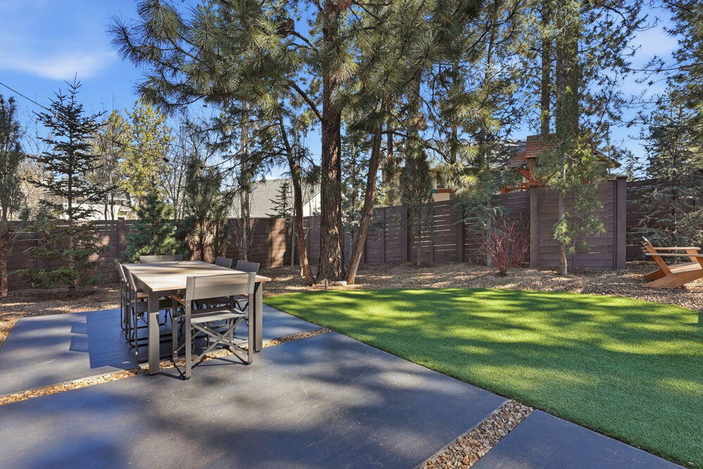 2048 NW Shiraz Court