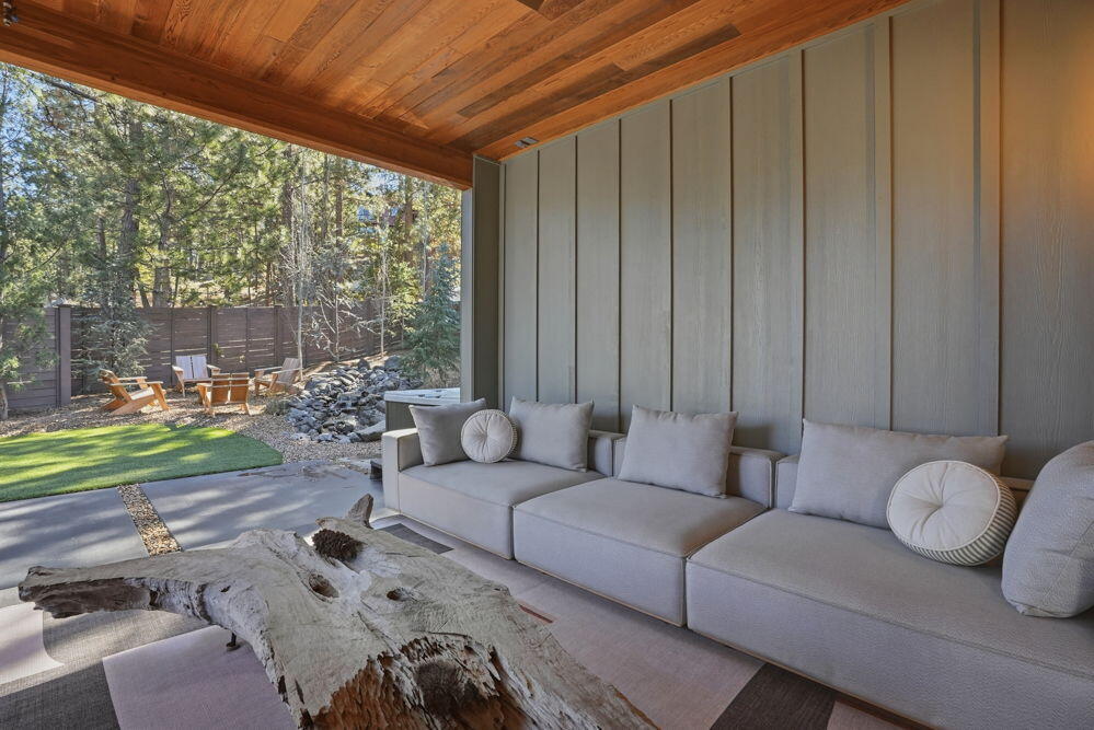 2048 NW Shiraz Court