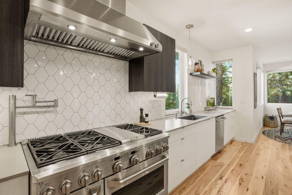 2048 NW Shiraz Court