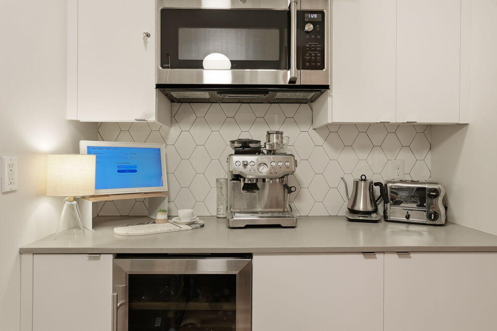 2048 NW Shiraz Court