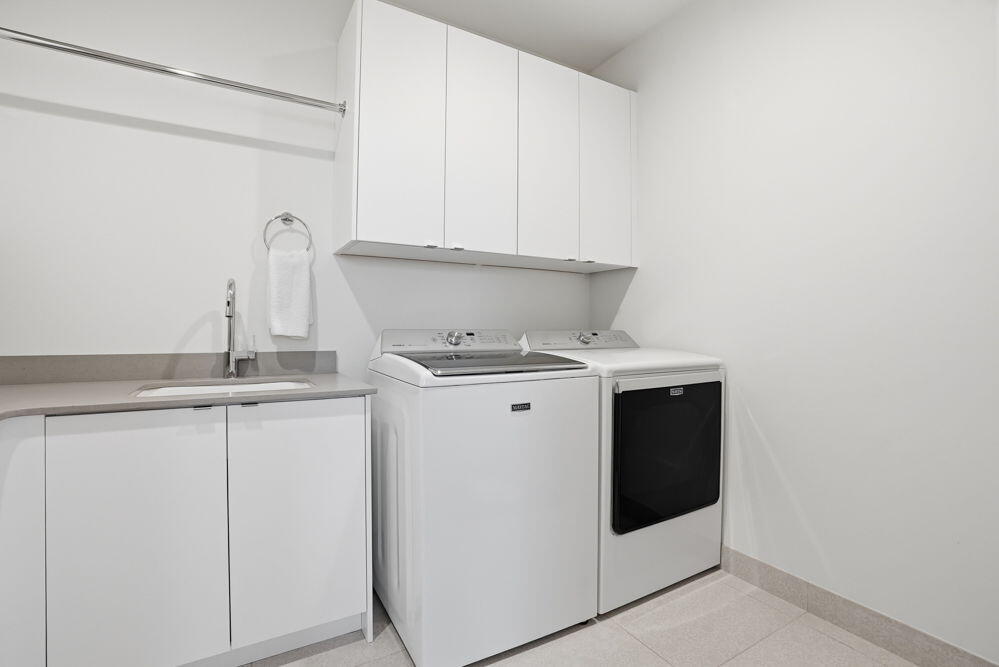 2048 NW Shiraz Court