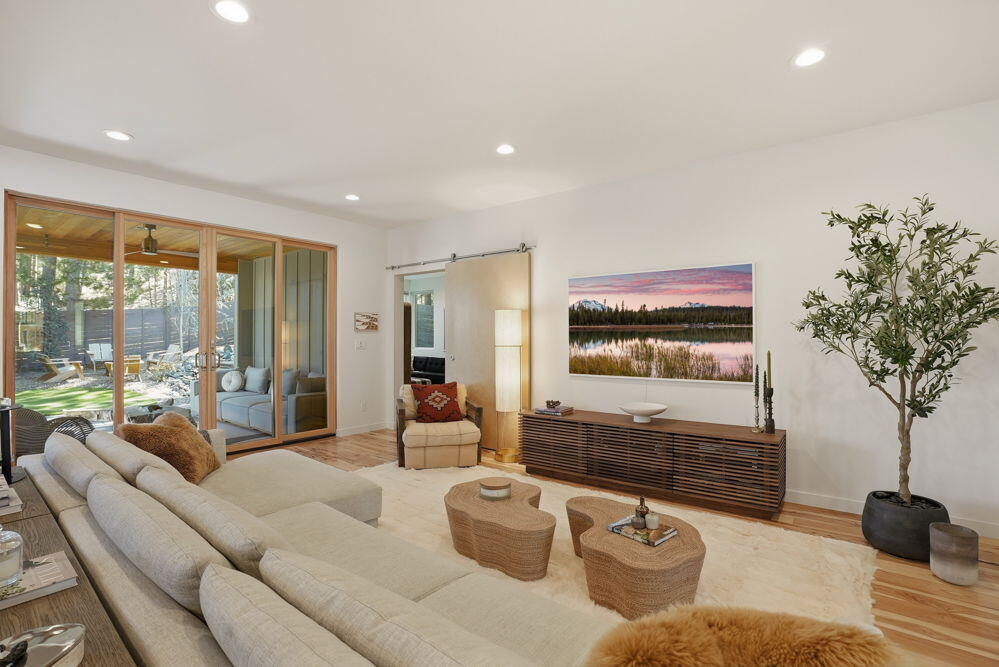 2048 NW Shiraz Court