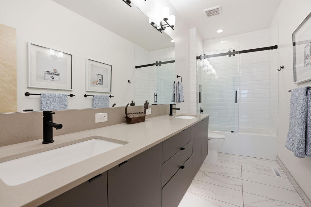 2048 NW Shiraz Court