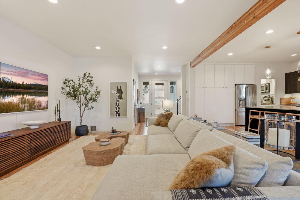 2048 NW Shiraz Court