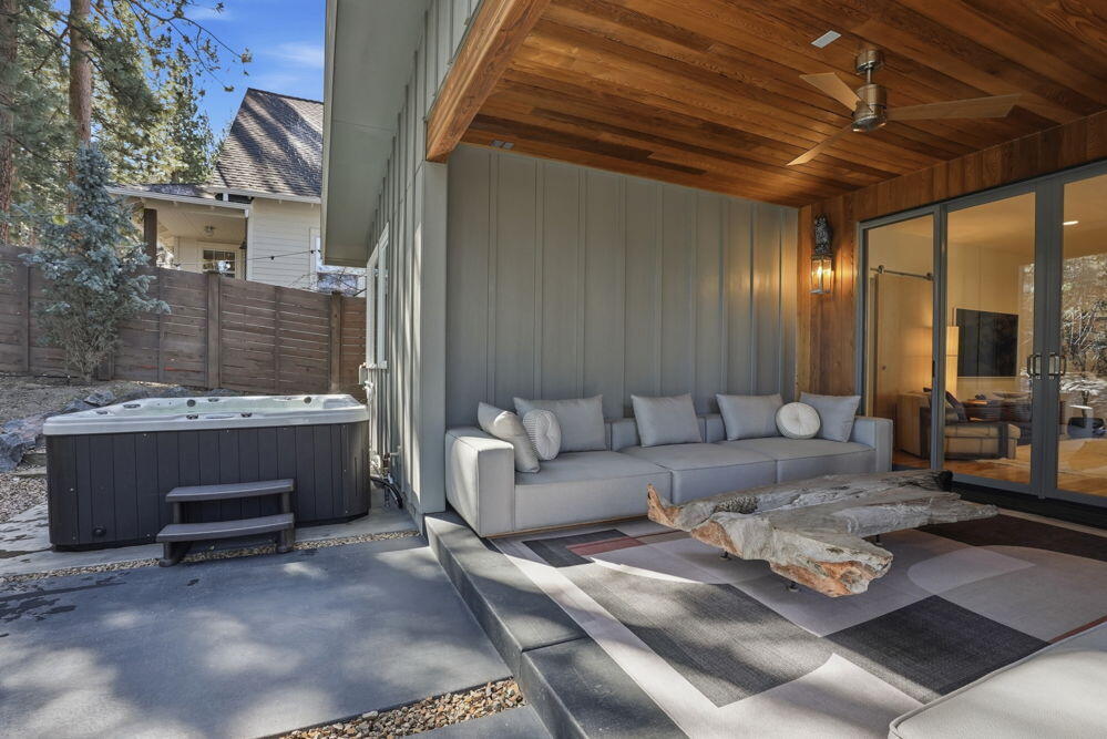 2048 NW Shiraz Court