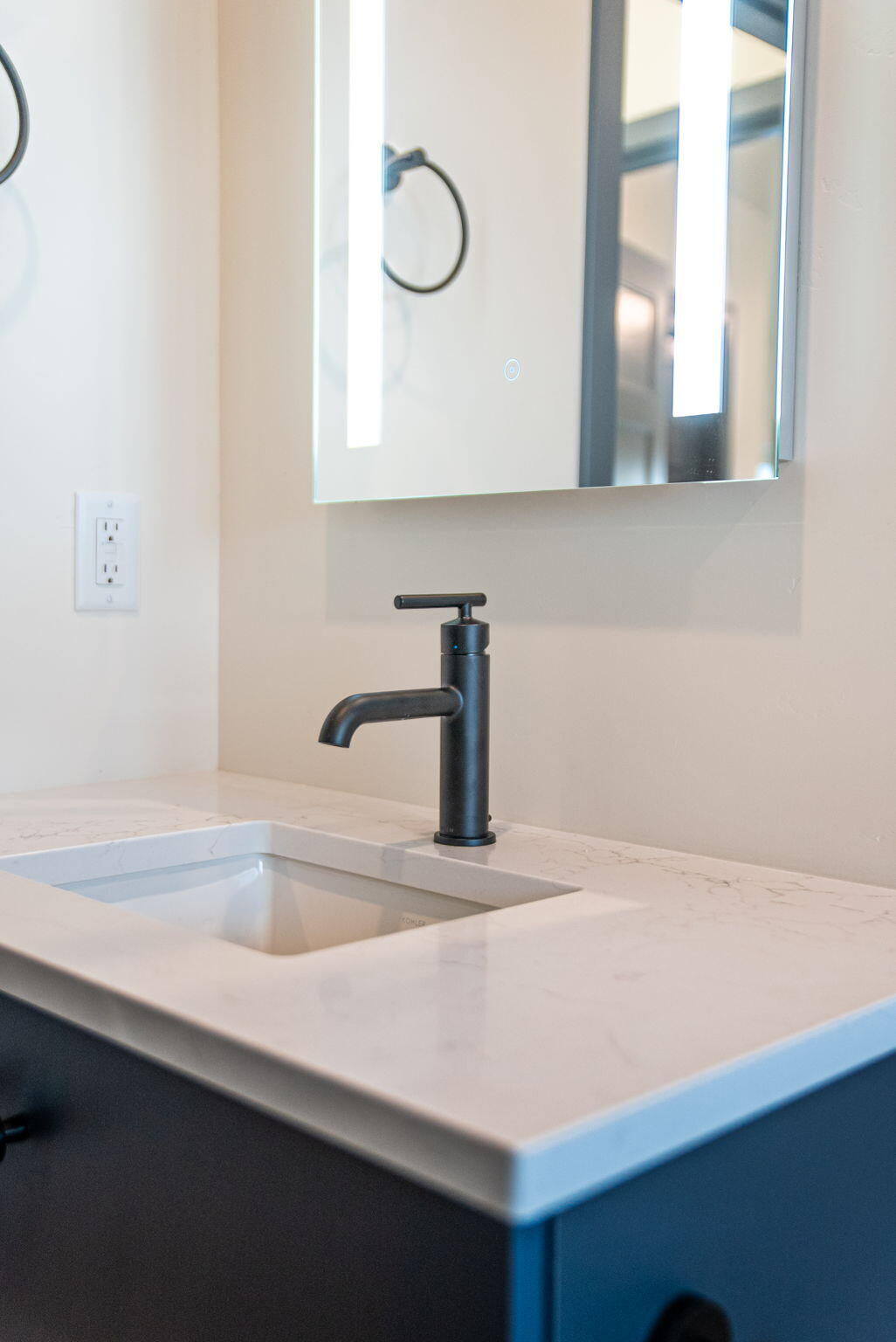 12 SW Roosevelt Avenue