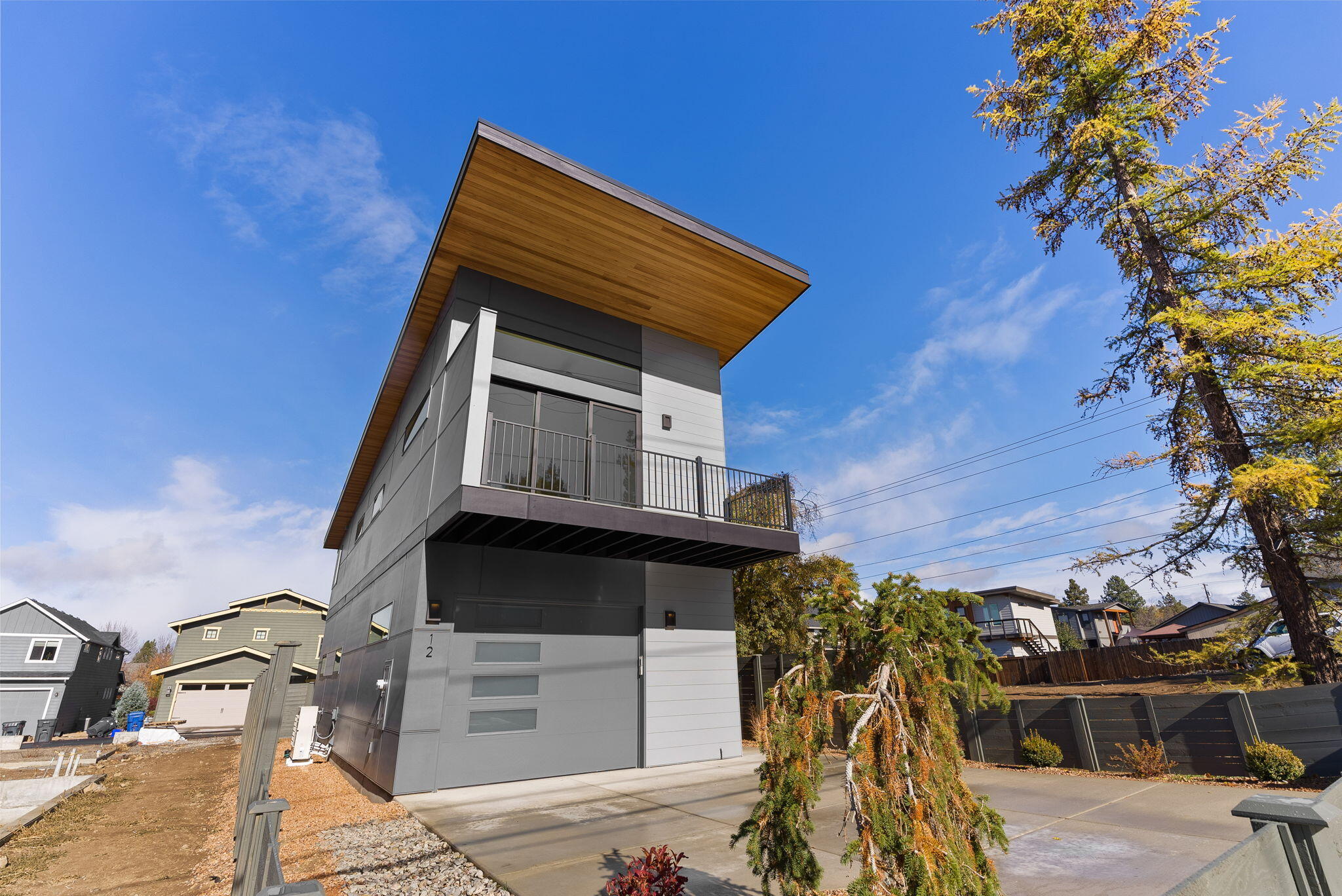12 SW Roosevelt Avenue
