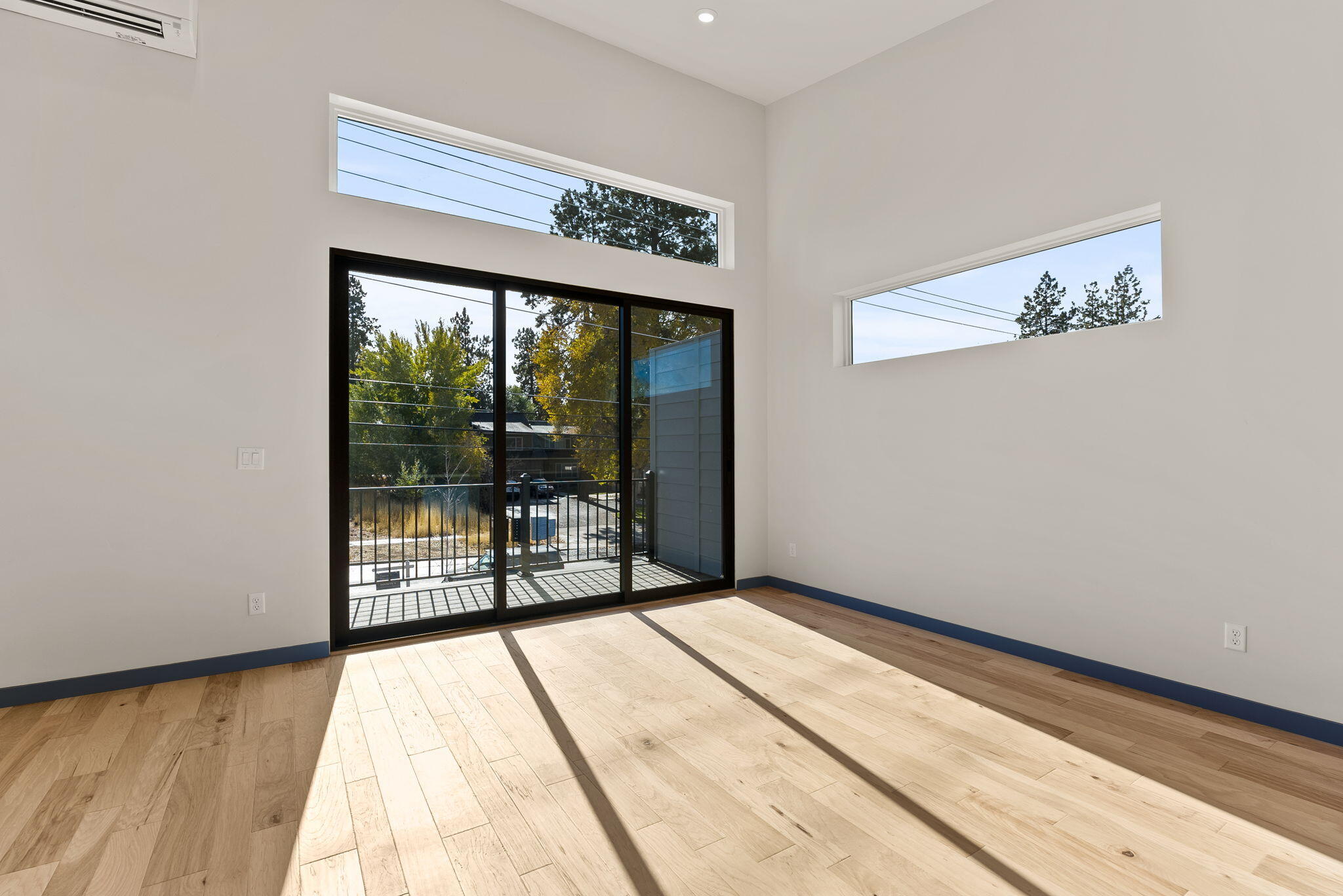 12 SW Roosevelt Avenue