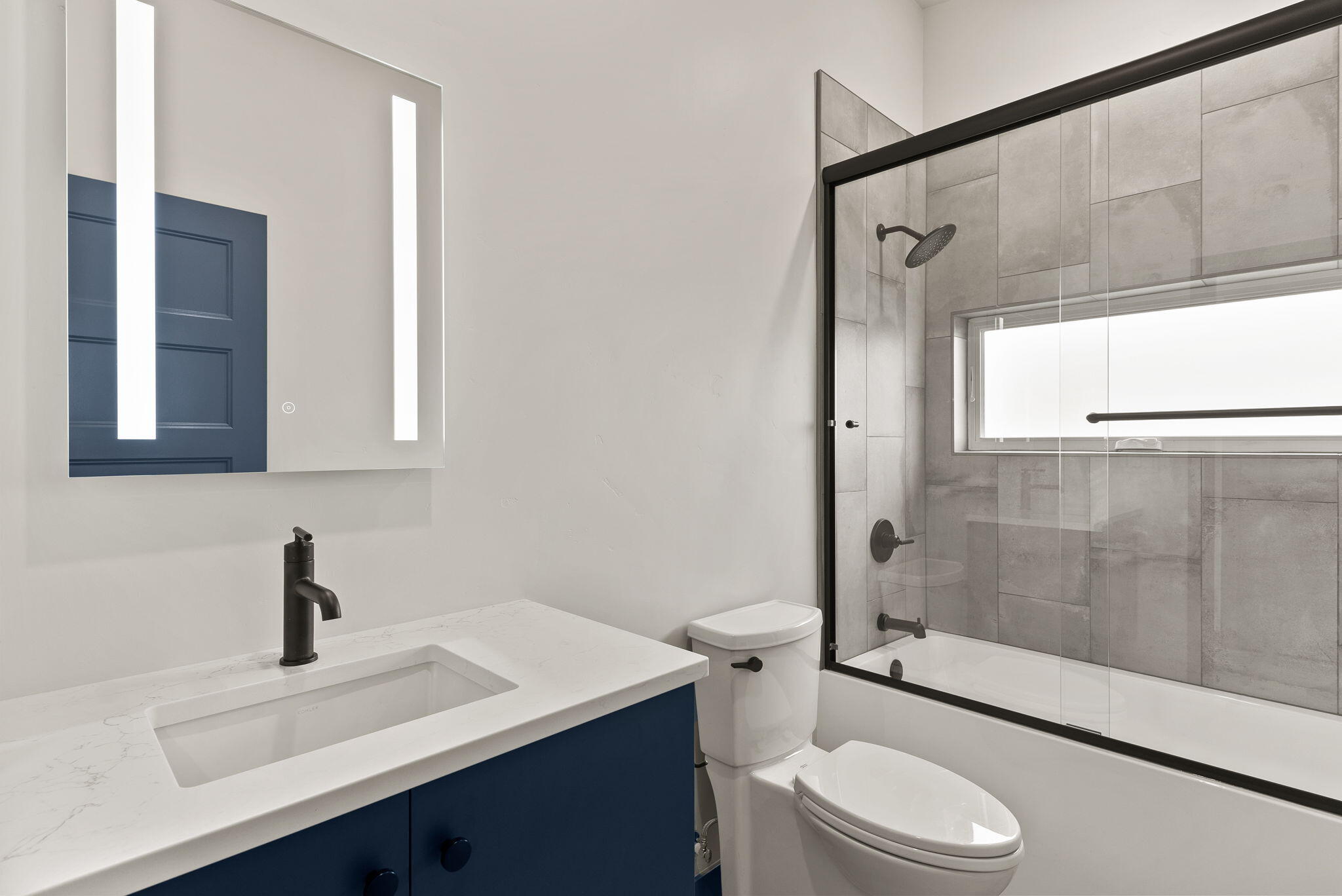 12 SW Roosevelt Avenue