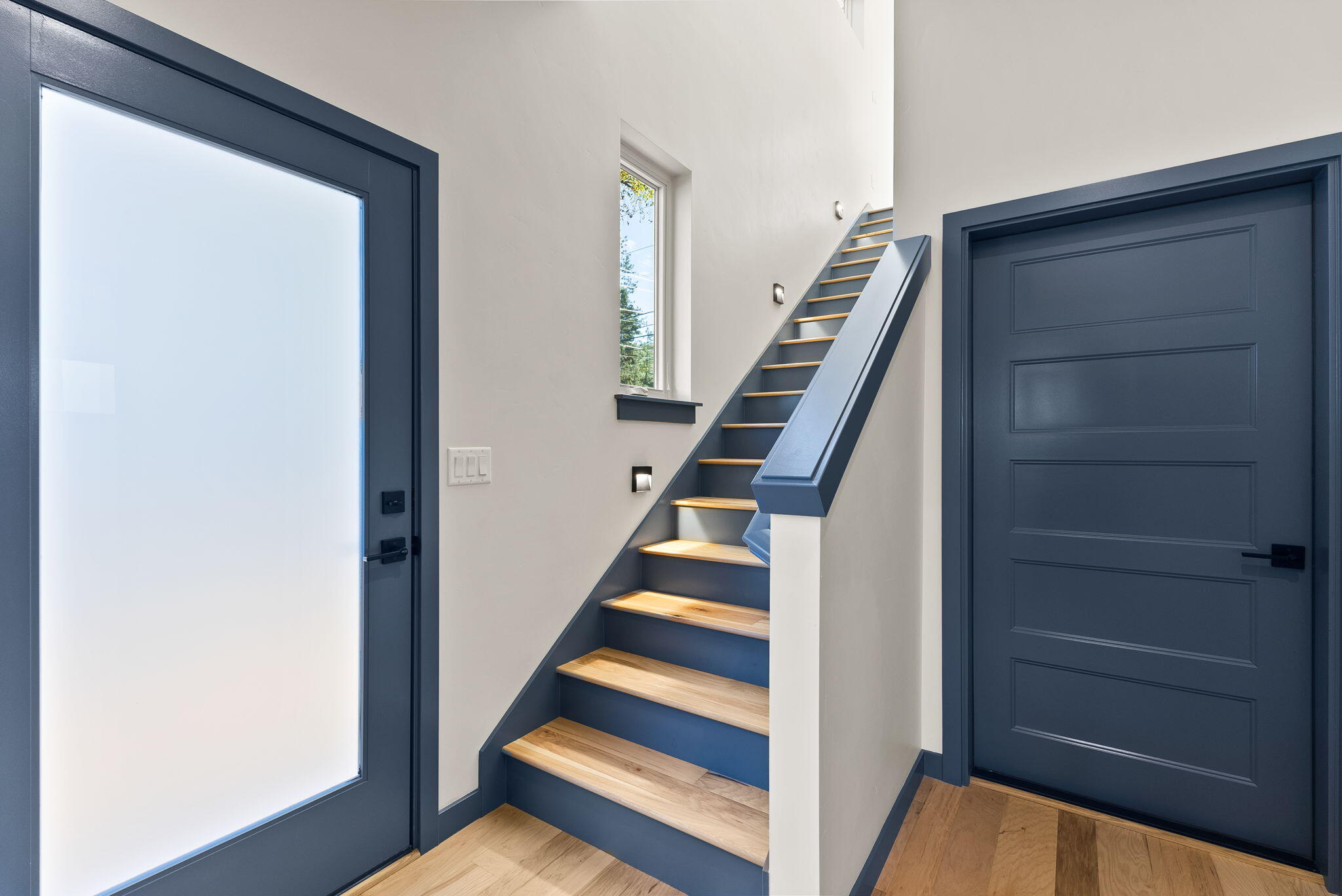 12 SW Roosevelt Avenue