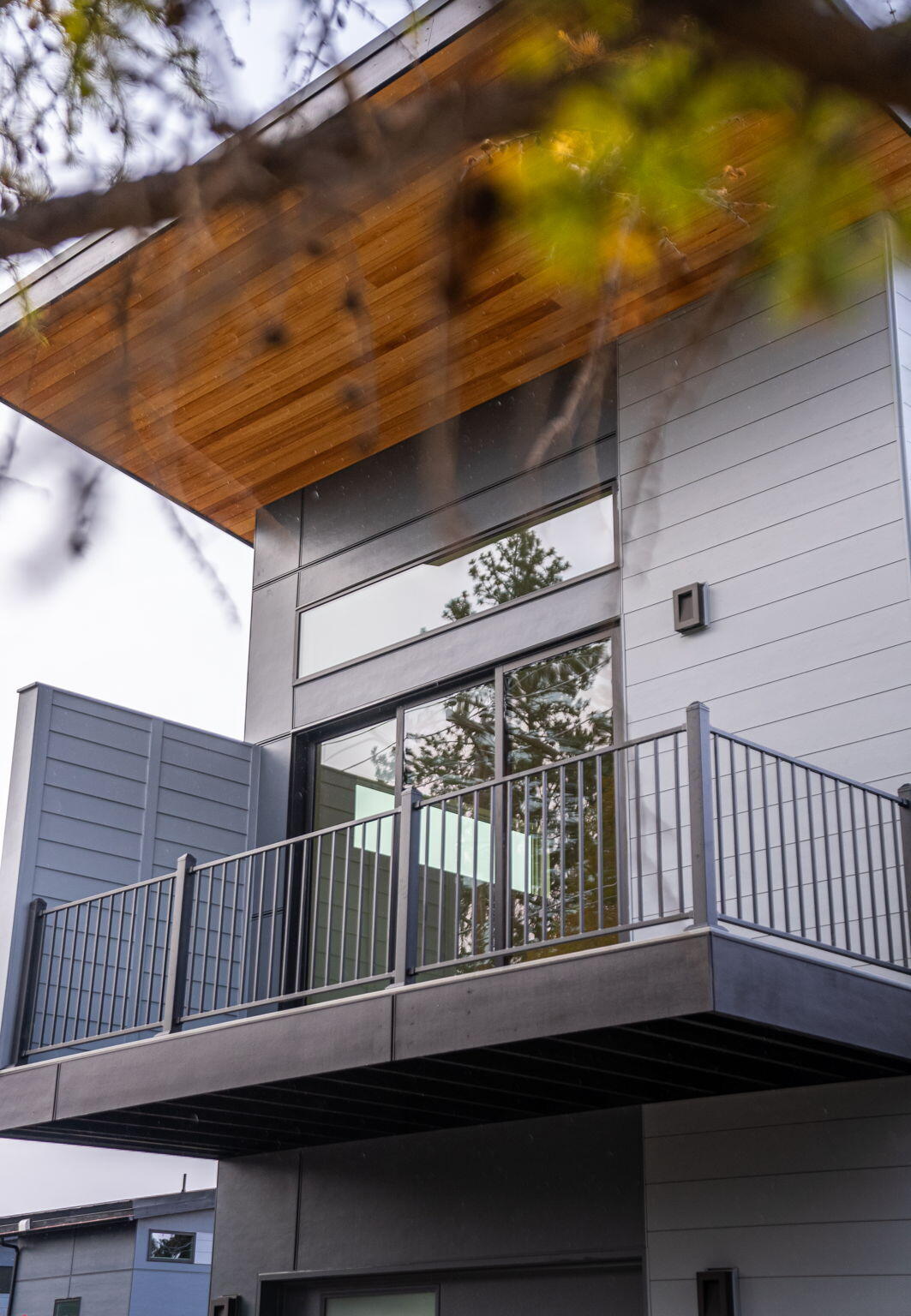 12 SW Roosevelt Avenue