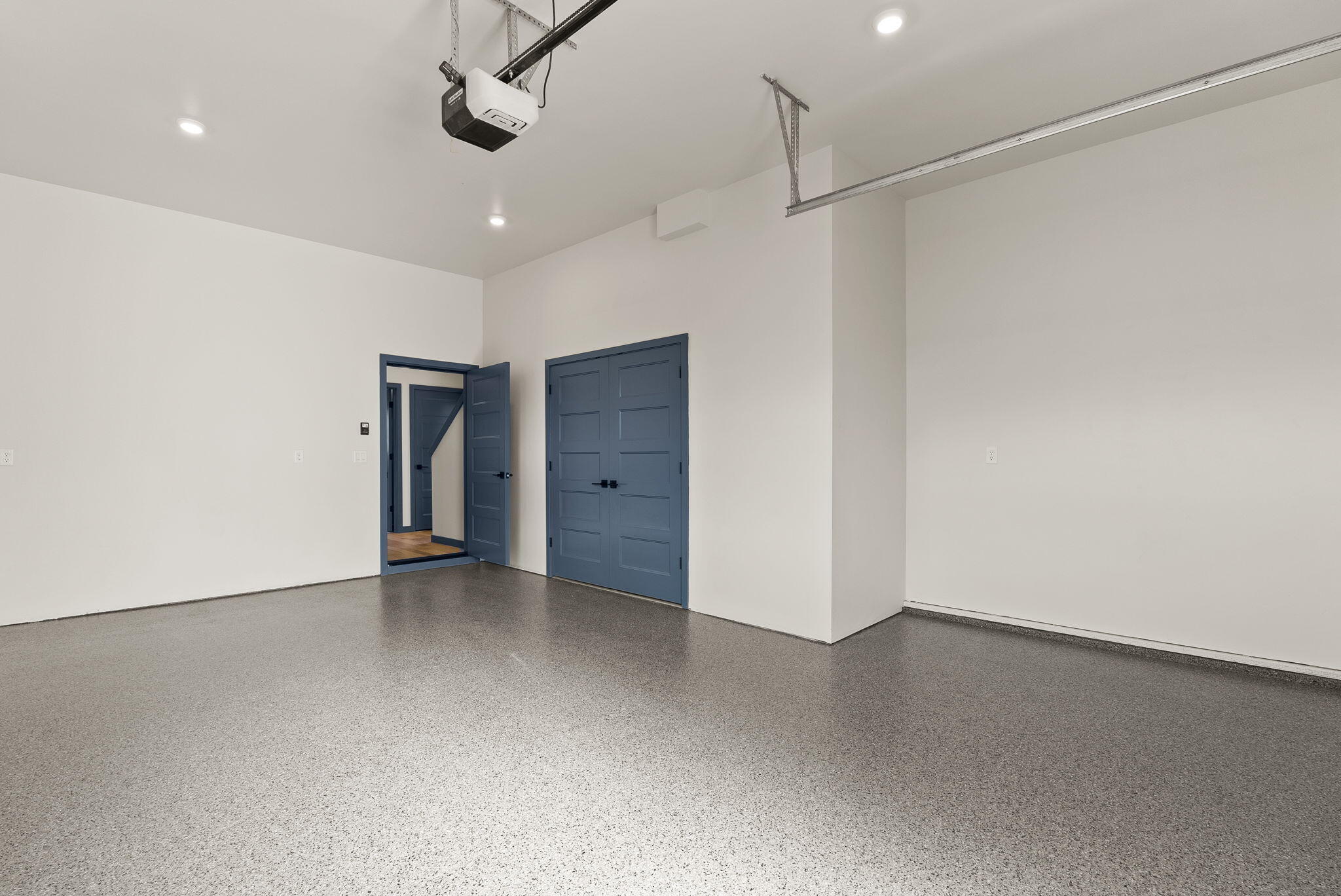 12 SW Roosevelt Avenue