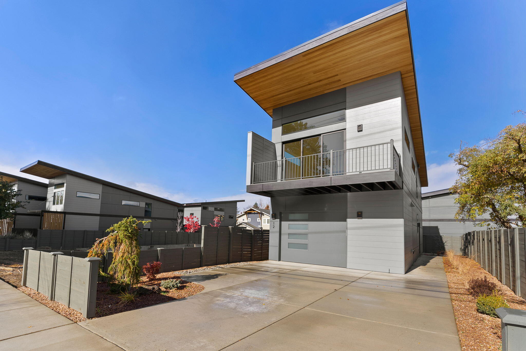 12 SW Roosevelt Avenue