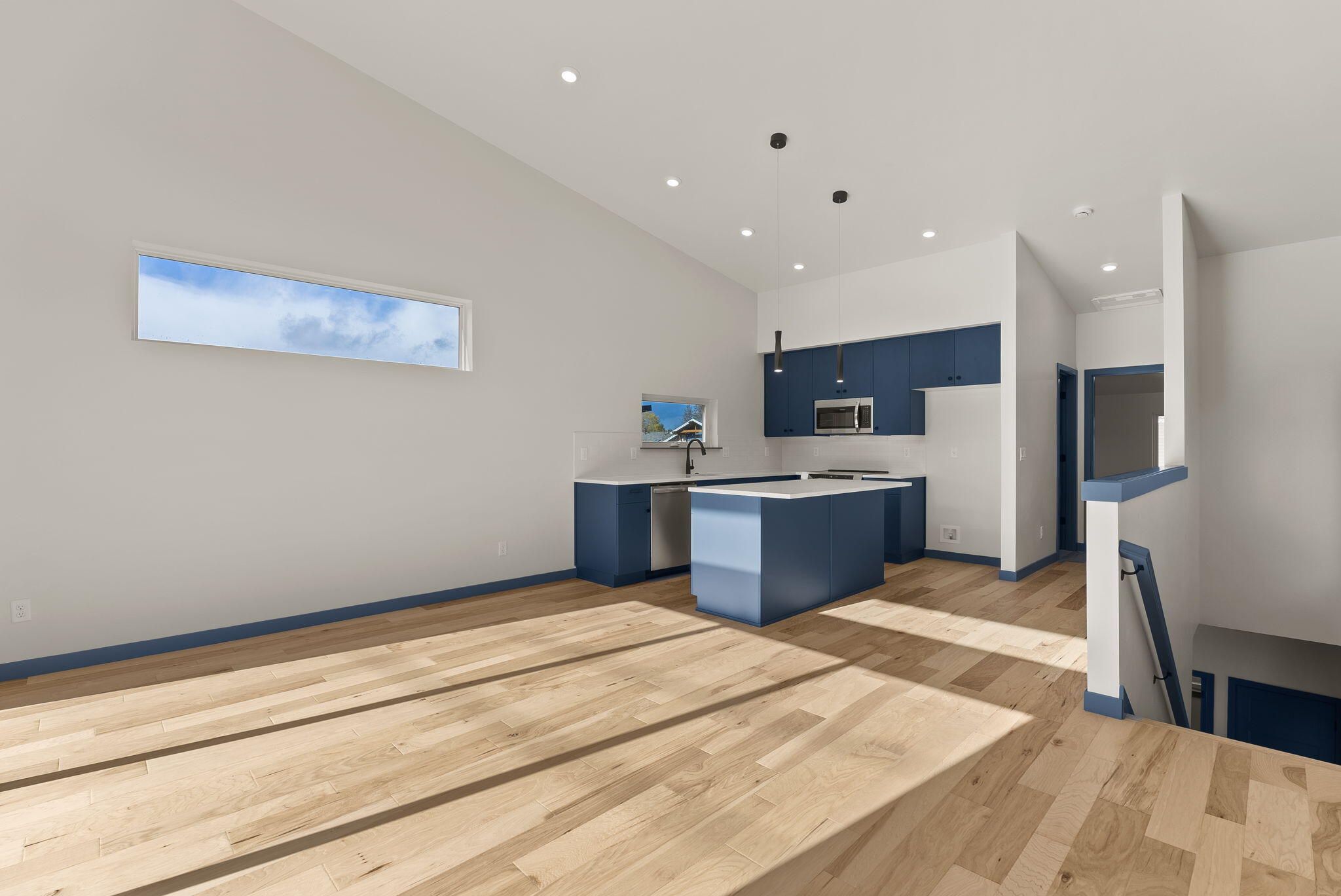 12 SW Roosevelt Avenue