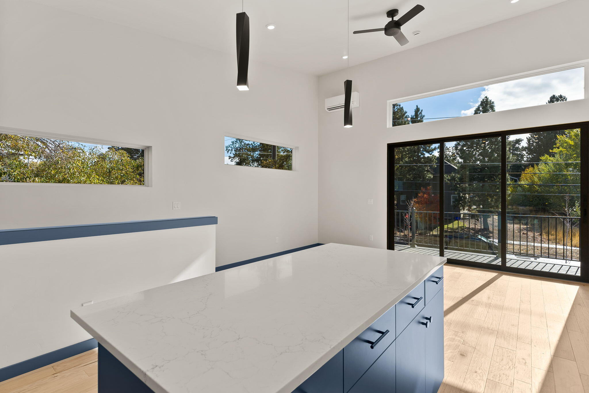 12 SW Roosevelt Avenue