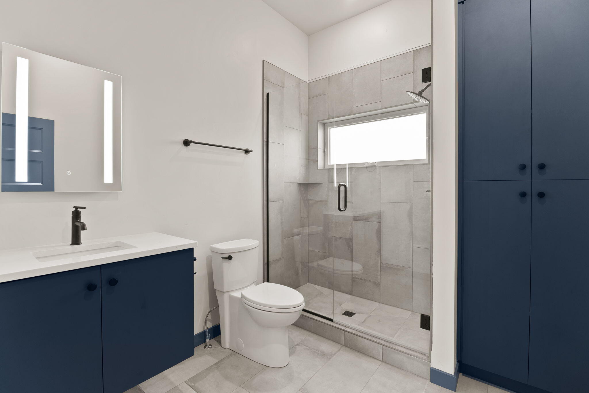 12 SW Roosevelt Avenue