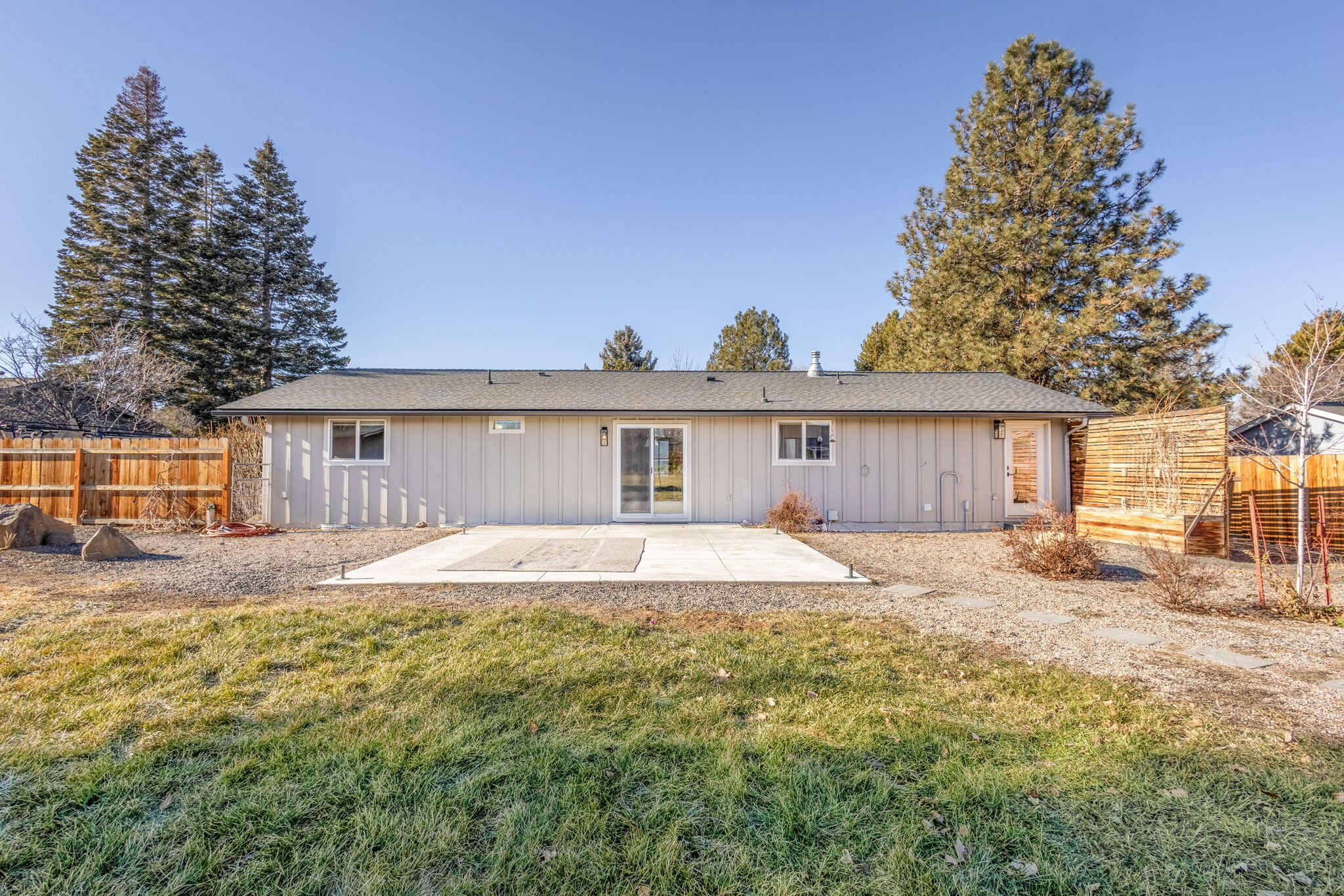 62960 Clyde Lane