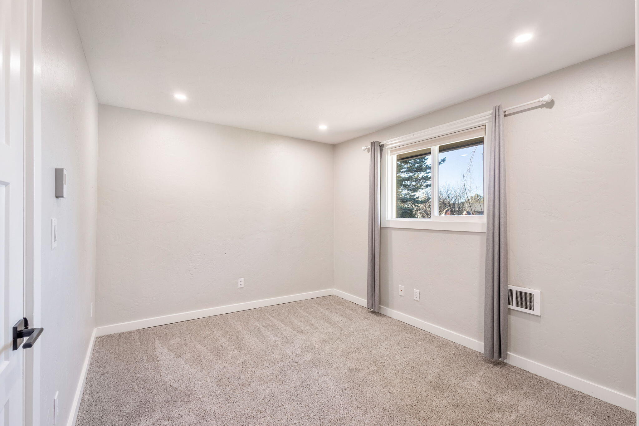 62960 Clyde Lane