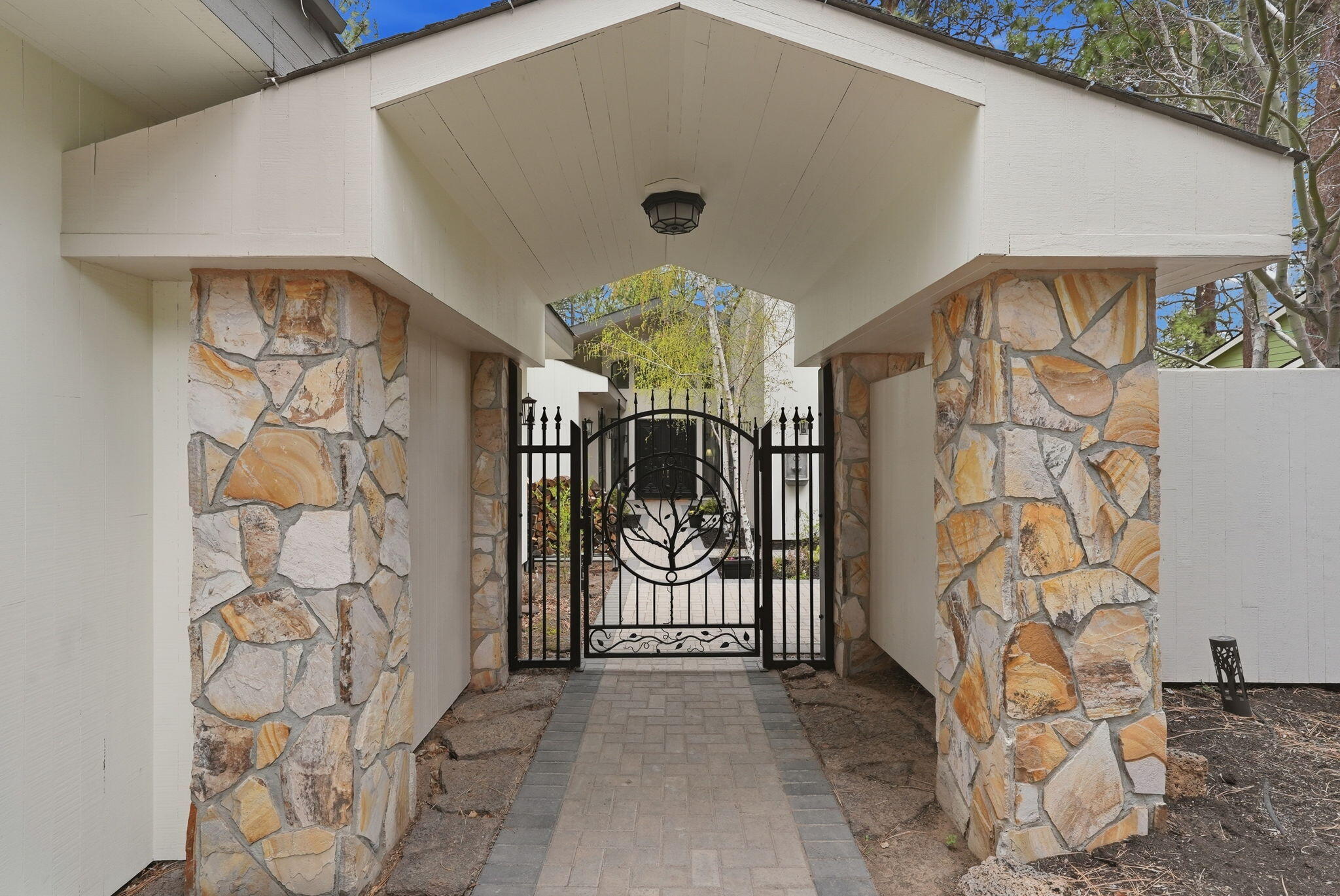 20344 Donkey Sled Road