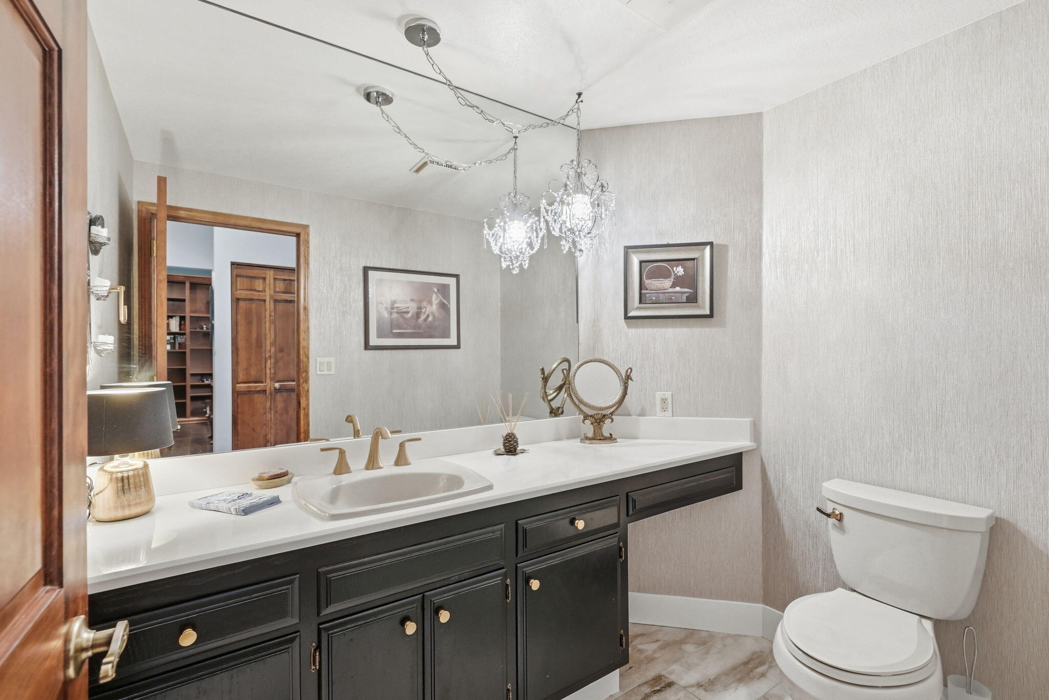 20344 Donkey Sled Road