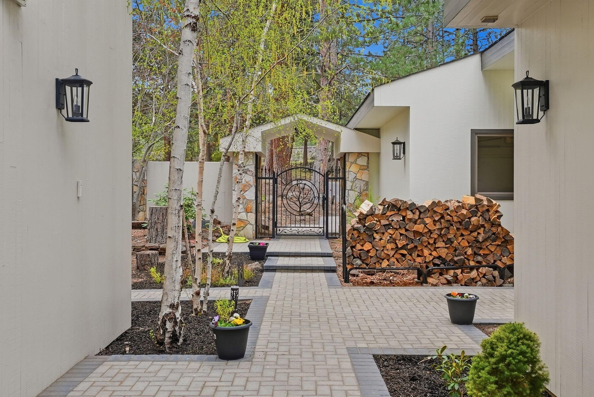 20344 Donkey Sled Road