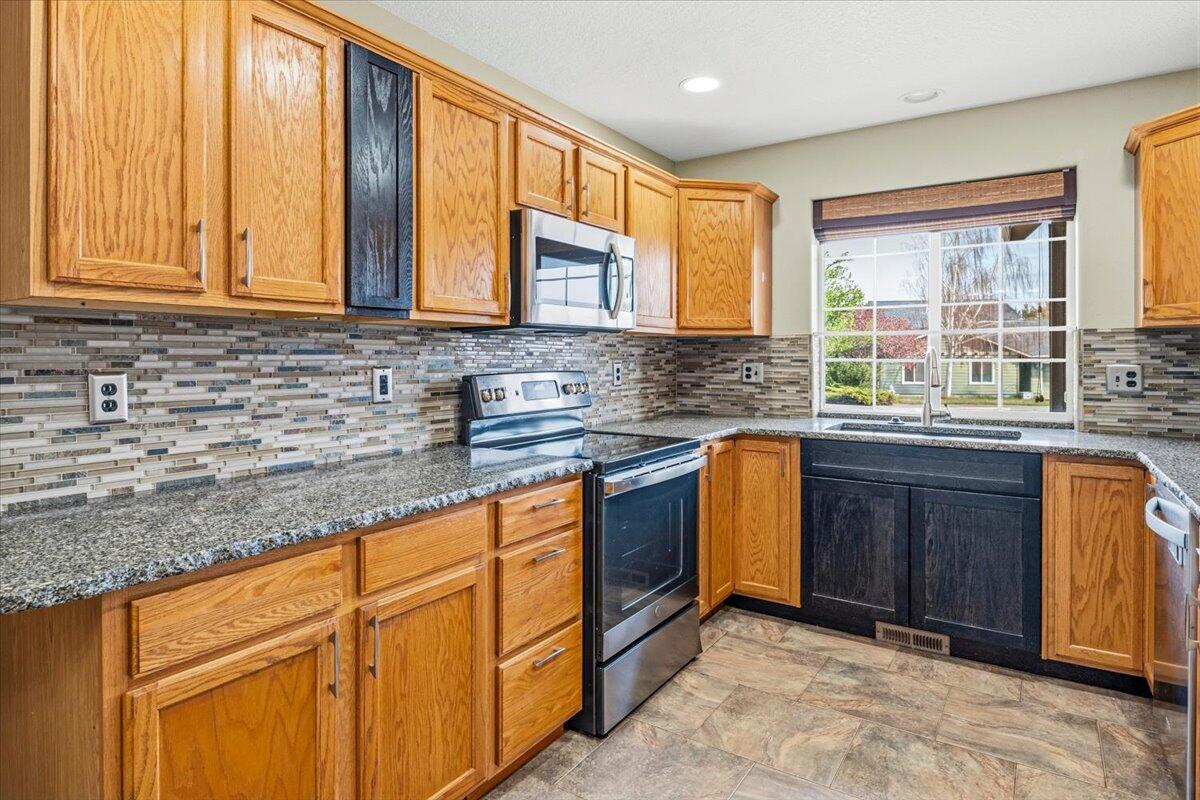 2232 SW Newberry Court