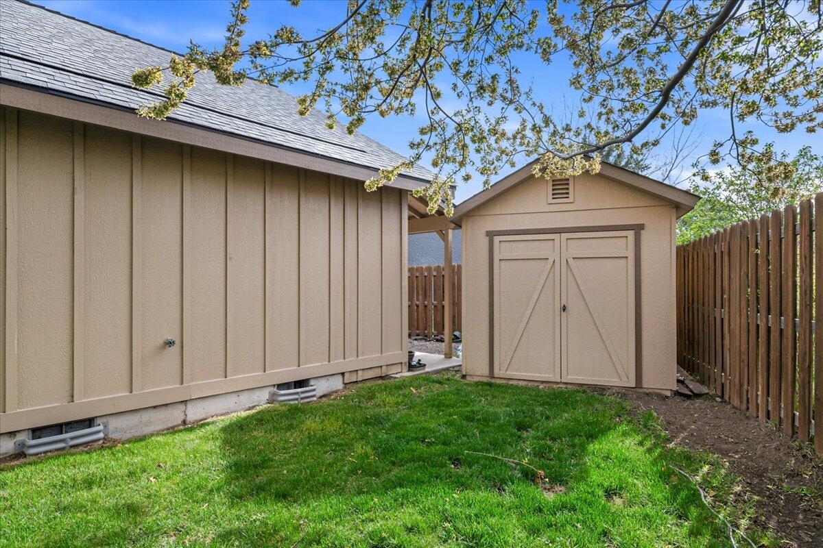 2232 SW Newberry Court