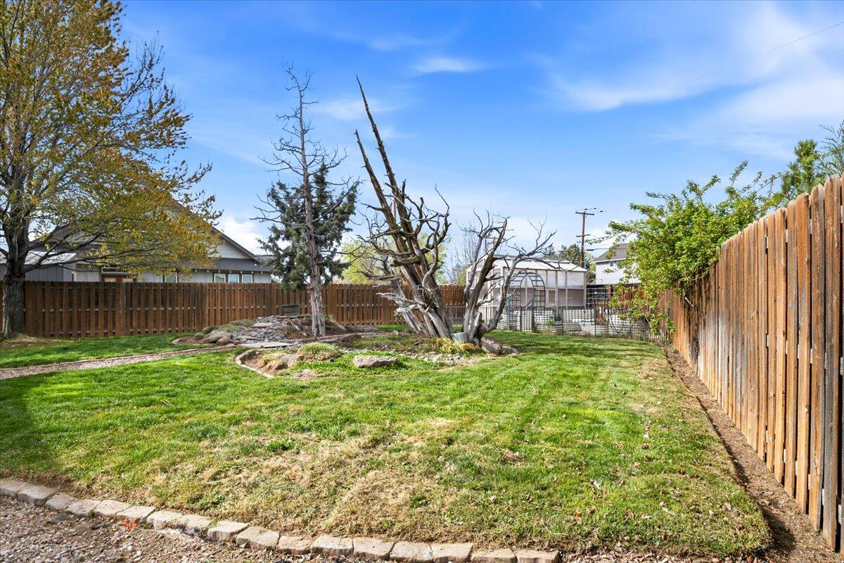 2232 SW Newberry Court