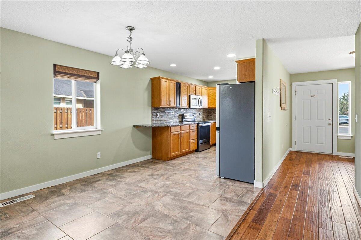 2232 SW Newberry Court