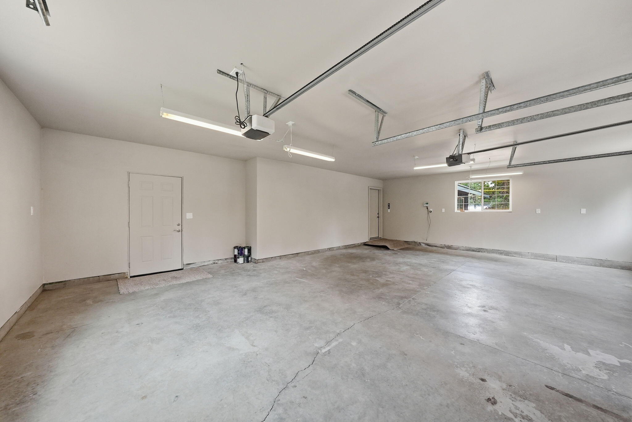 15905 Pine Lane