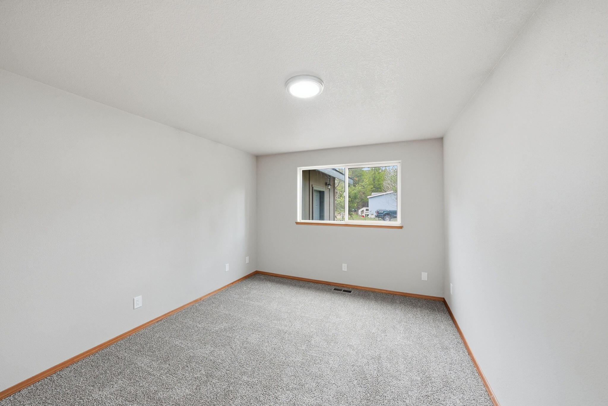 15905 Pine Lane