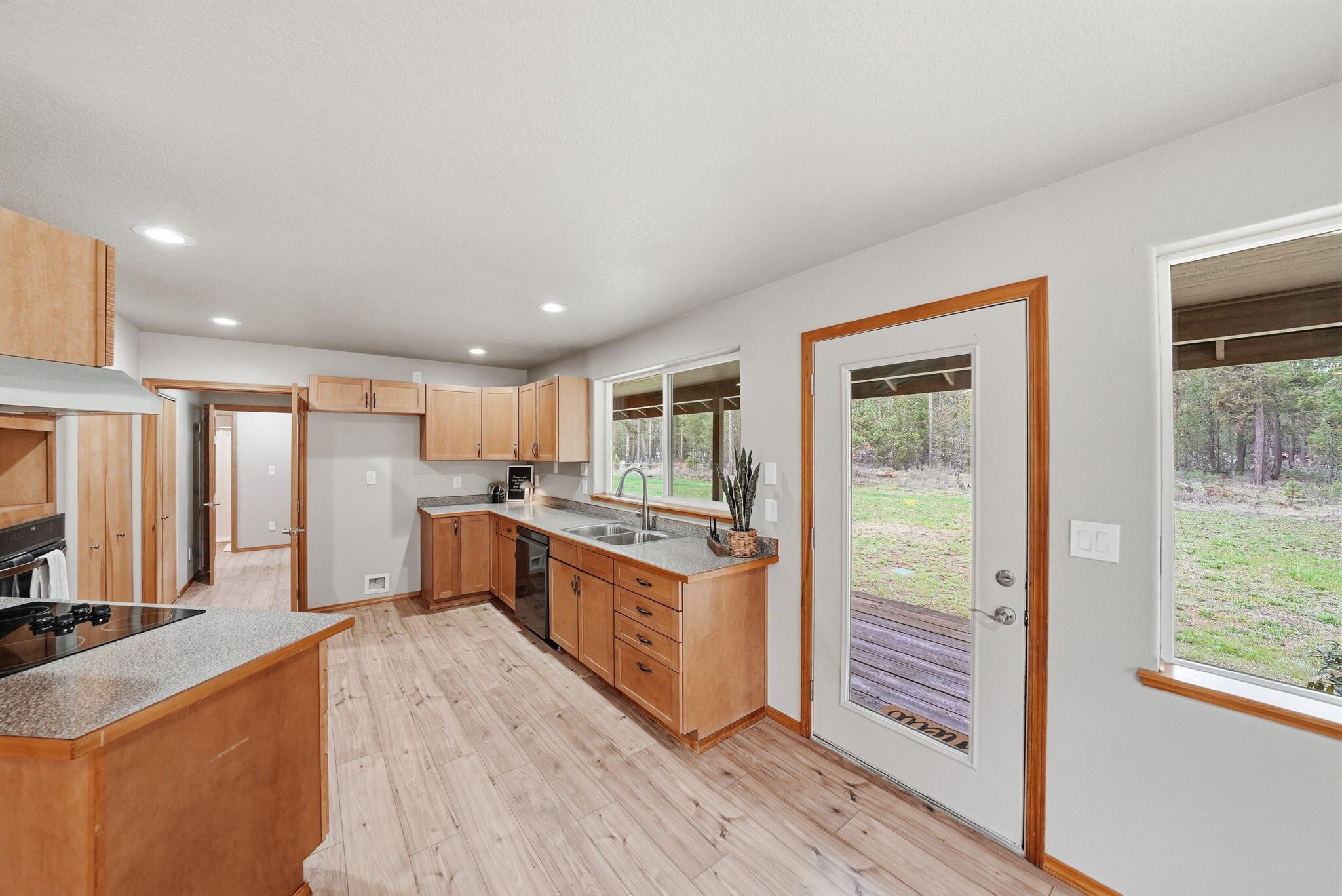 15905 Pine Lane