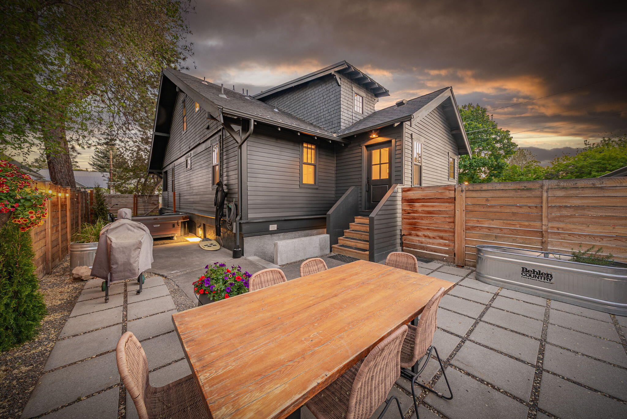 94 NW Portland Avenue