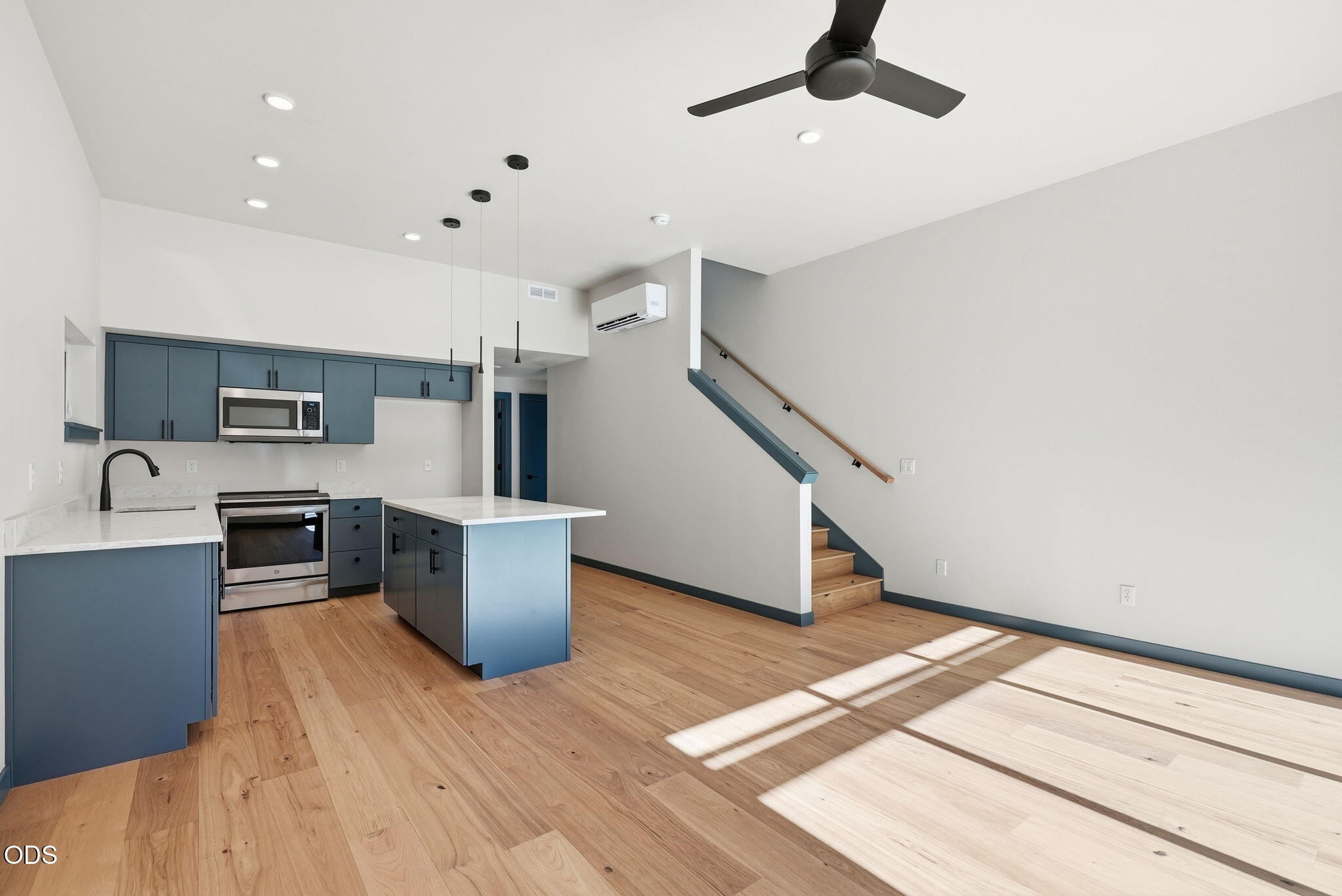 24 SW Roosevelt Avenue, 3