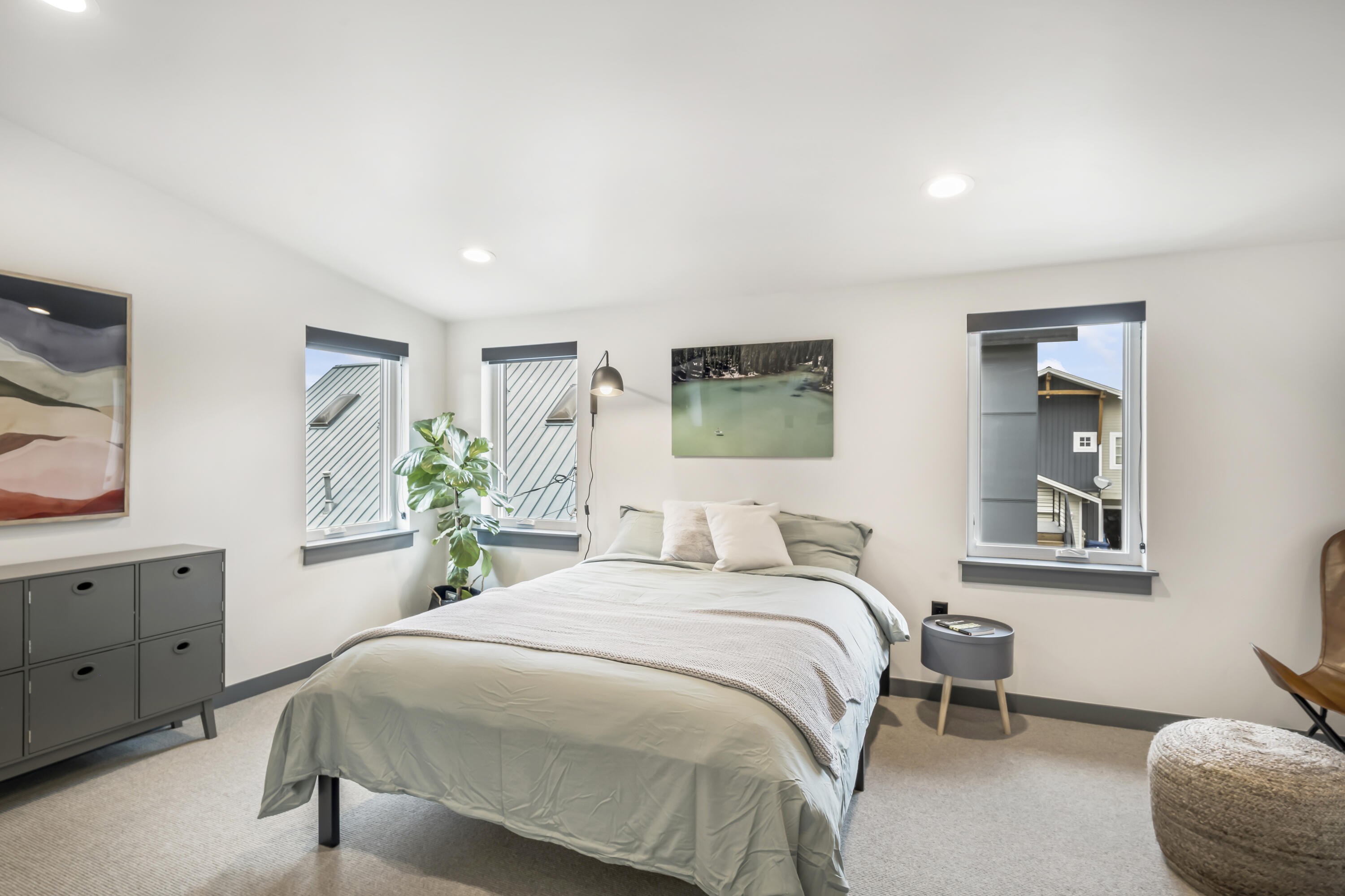 24 SW Roosevelt Avenue, 3