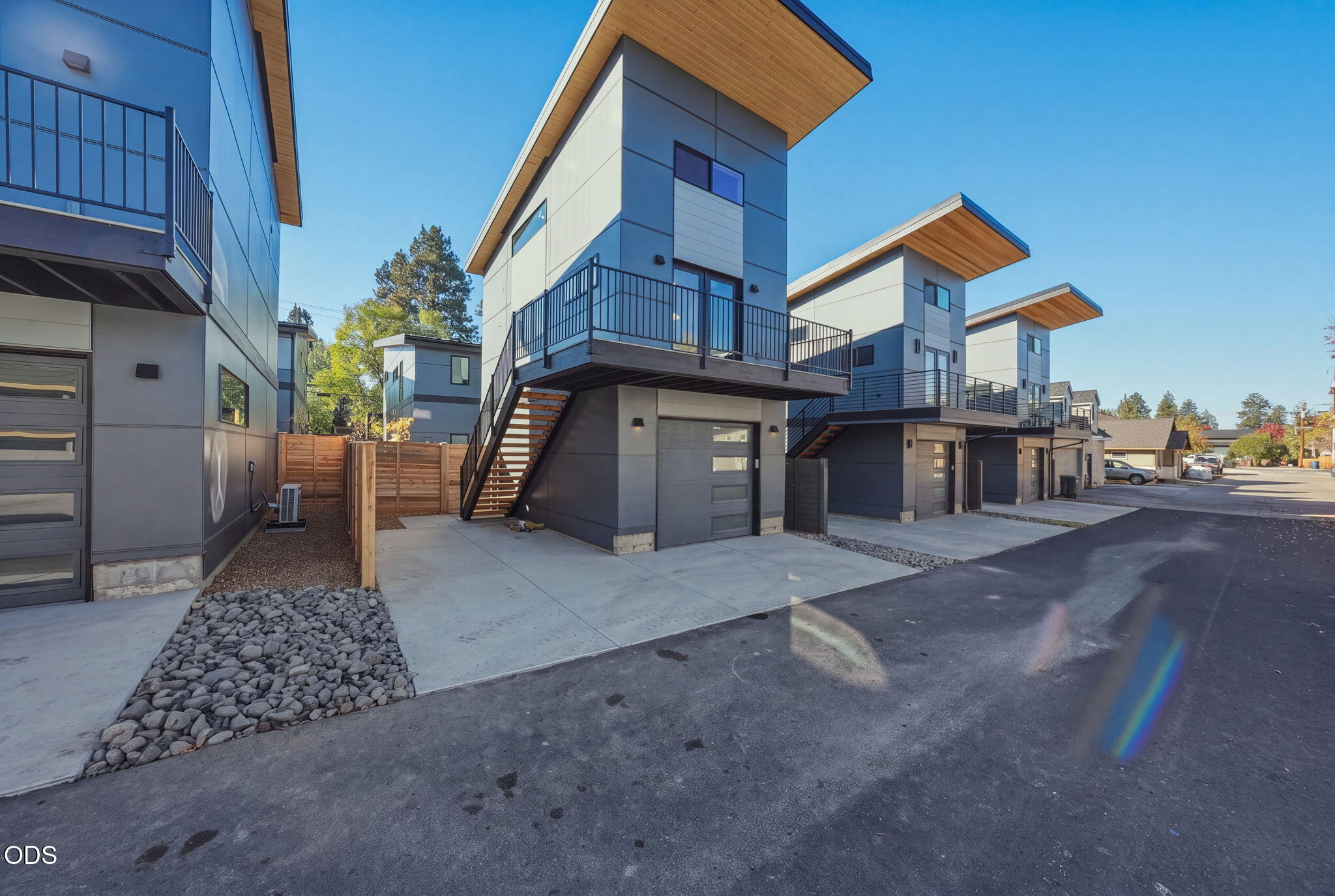 24 SW Roosevelt Avenue, 3