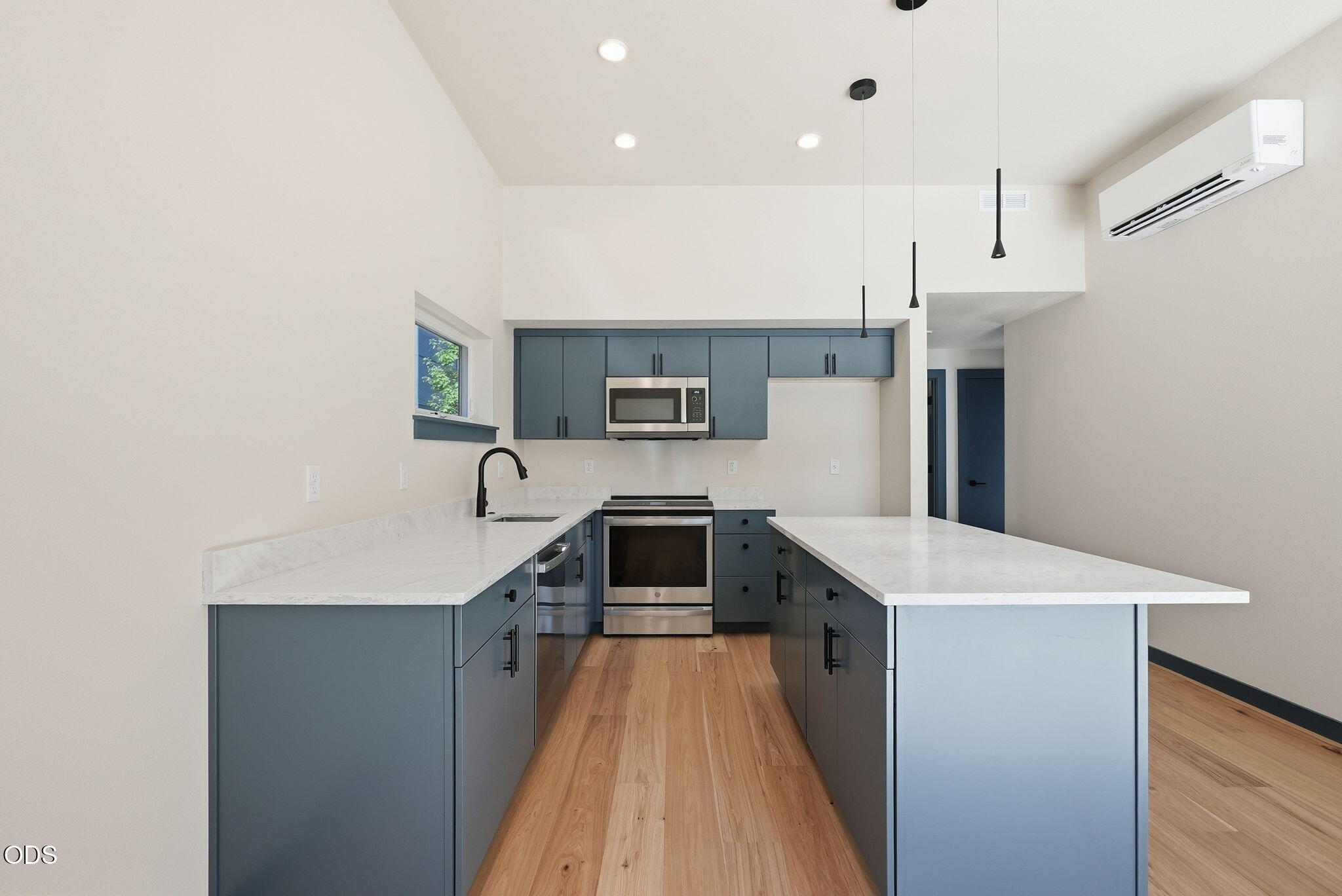 24 SW Roosevelt Avenue, 3