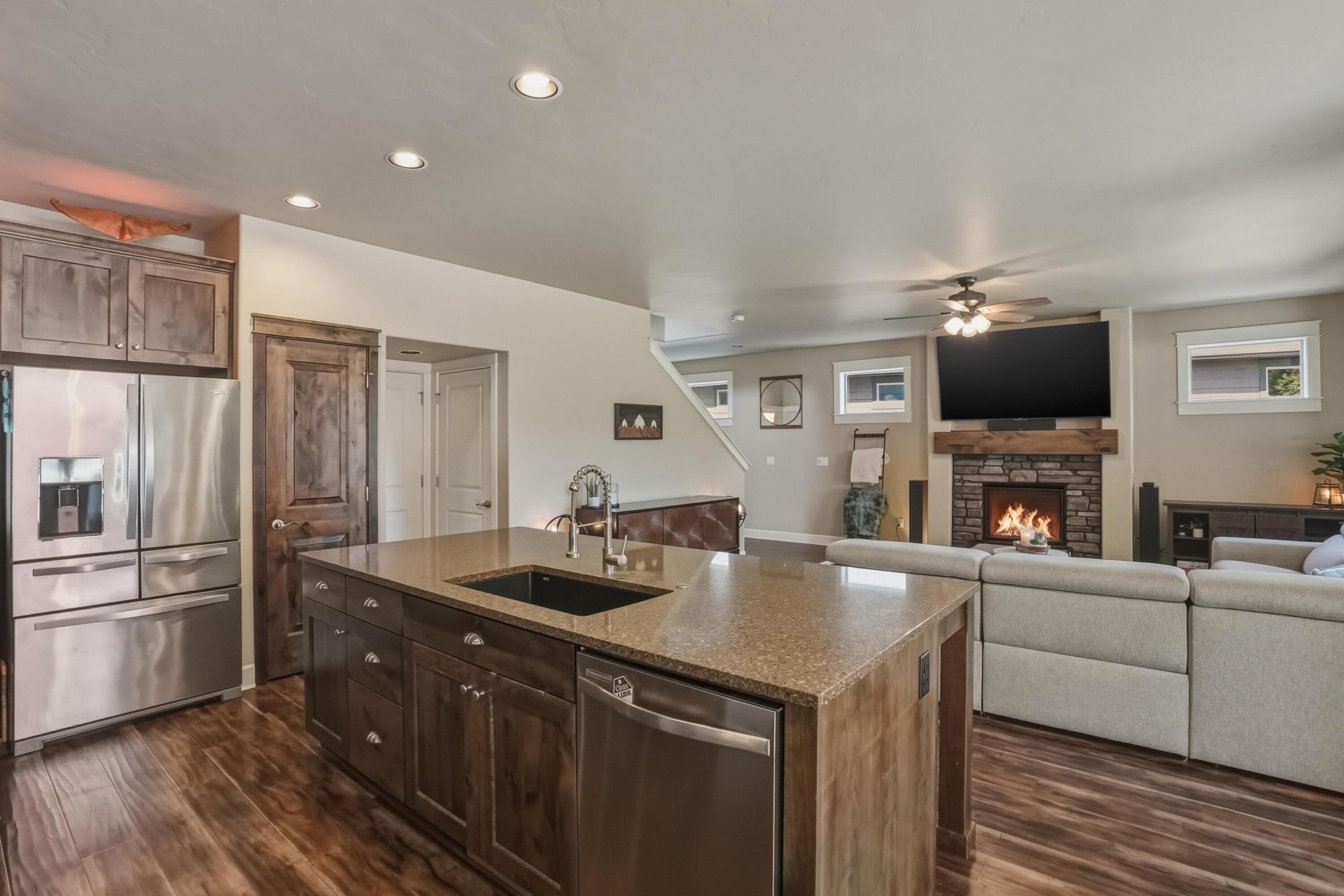 60219 Rolled Rock Way