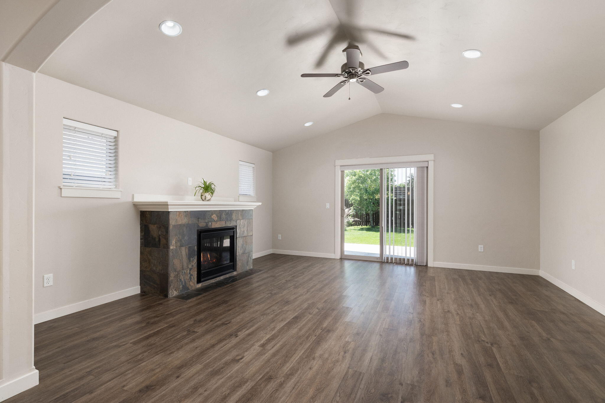 21189 Capella