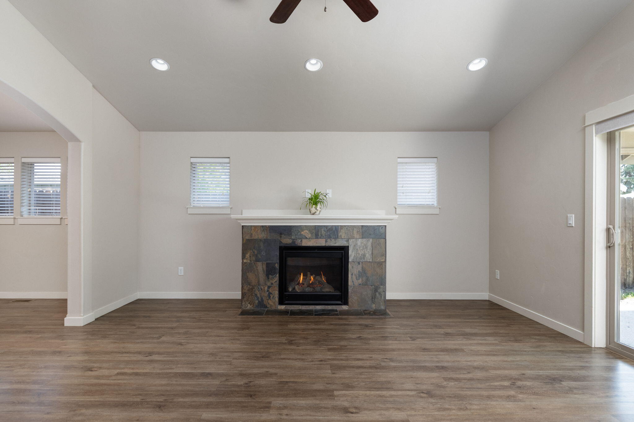 21189 Capella