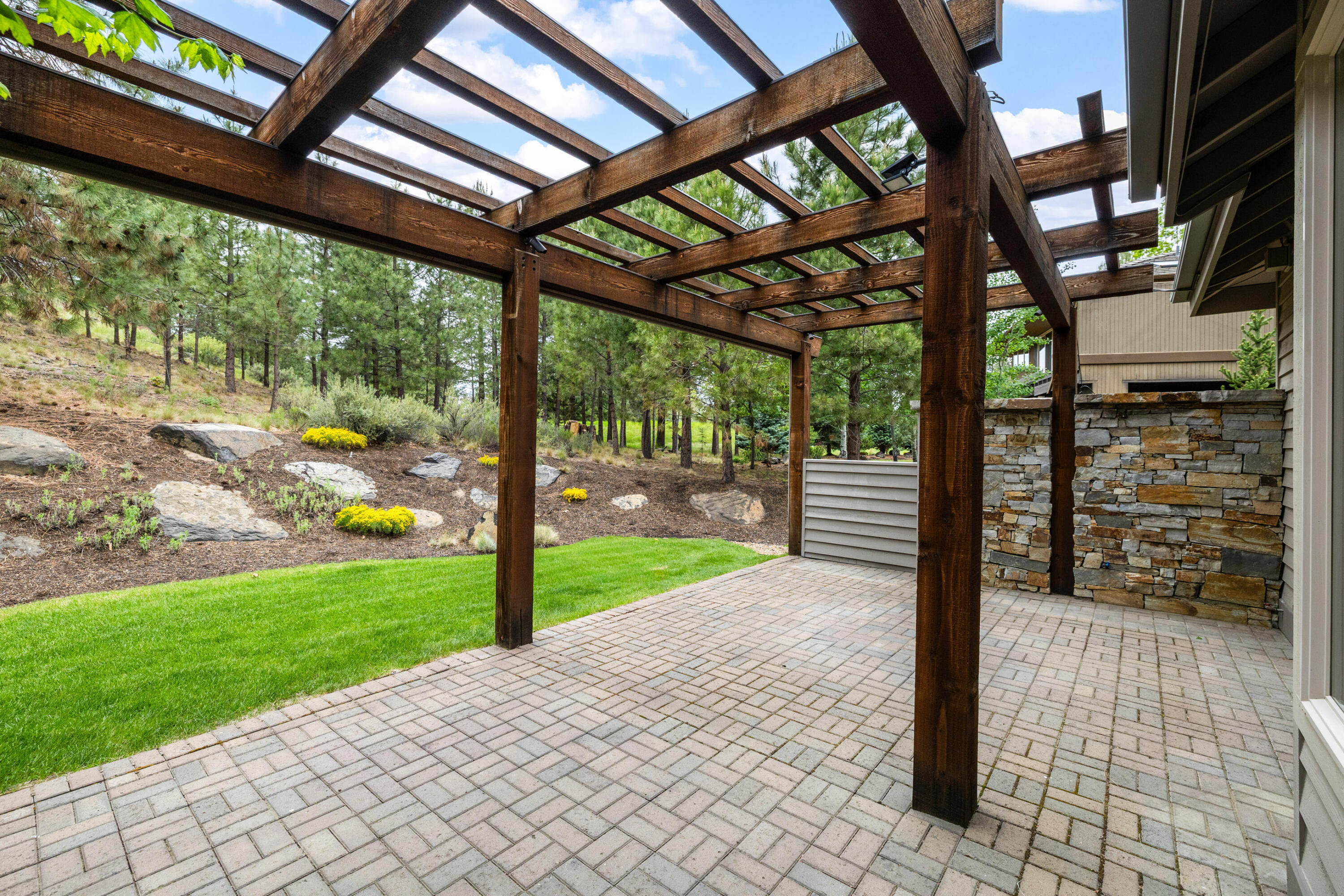 19598 Green Lakes Loop