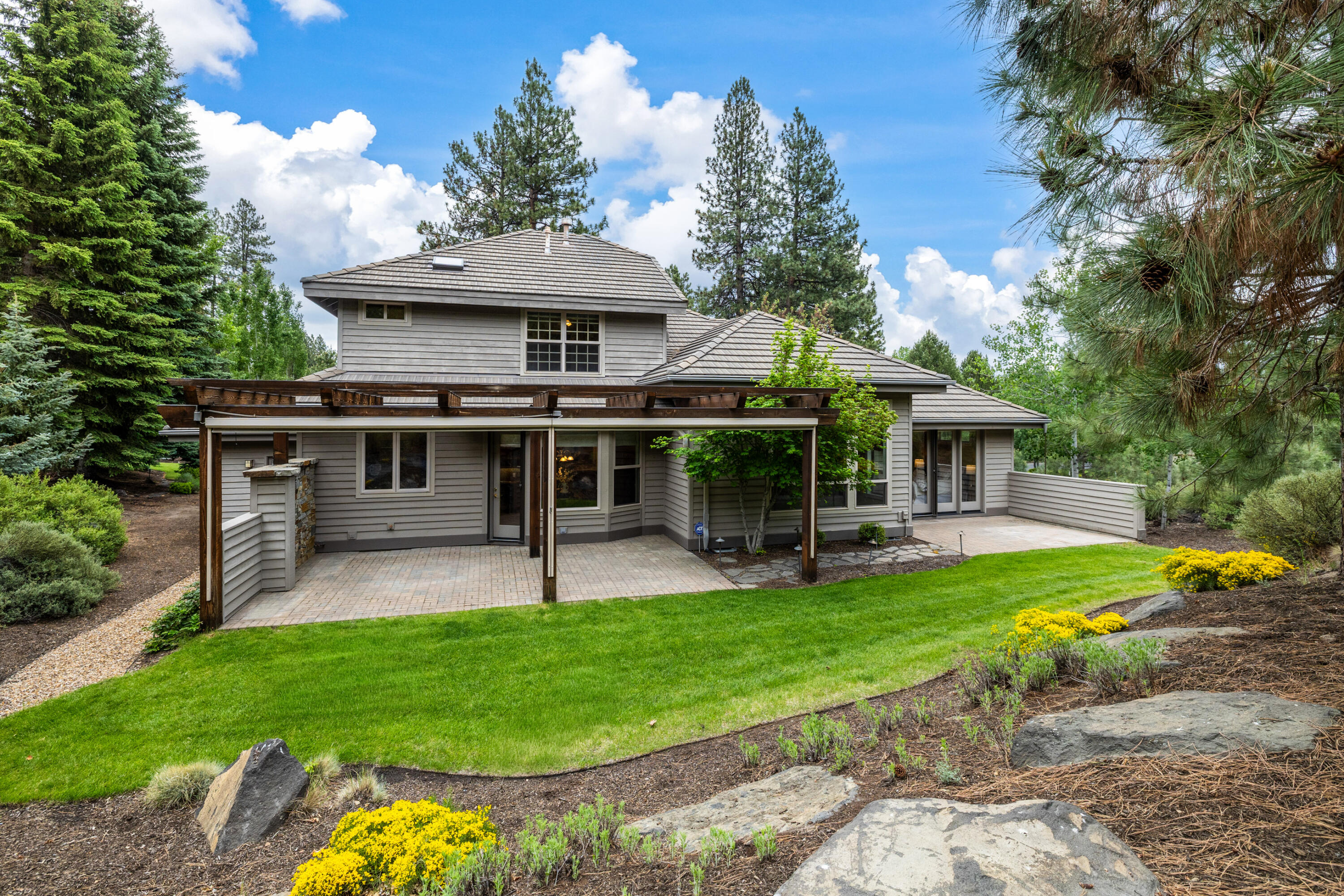 19598 Green Lakes Loop