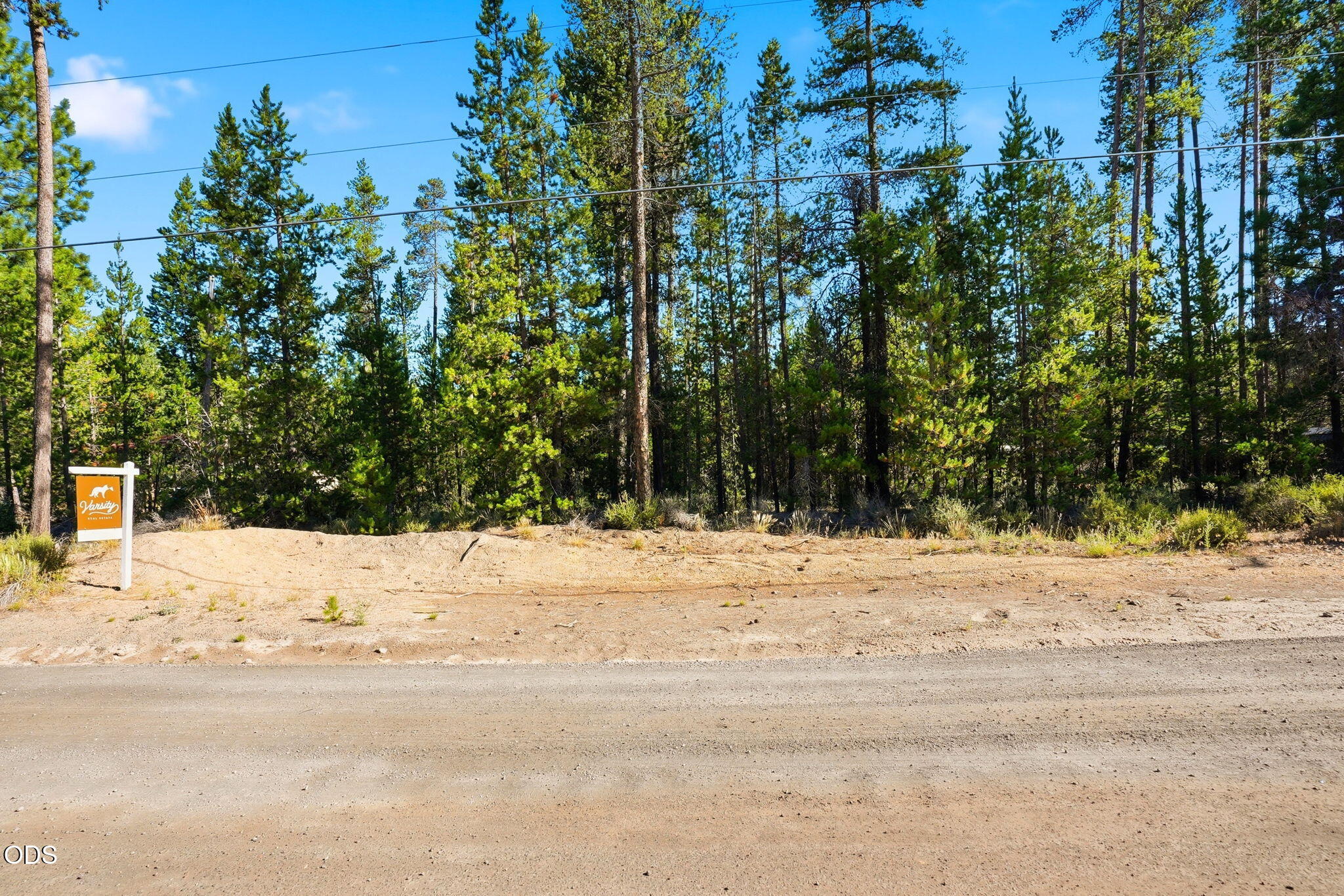 15982 Twin Drive