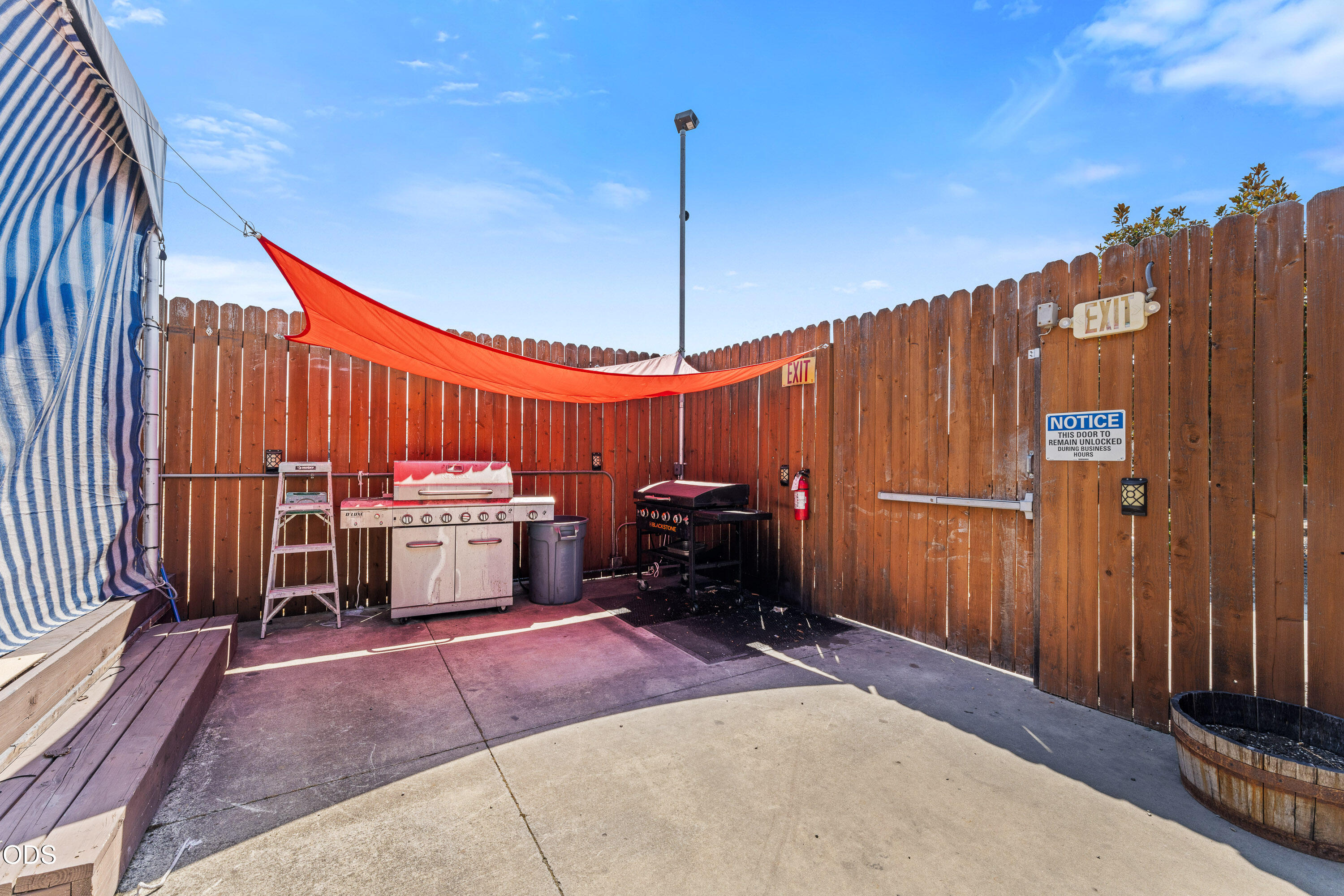 2039 Redwood Avenue
