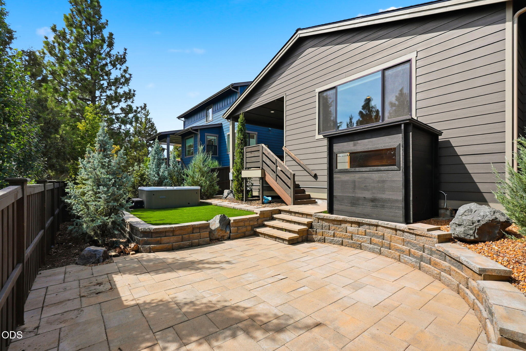 2621 NW Sky Vista Court