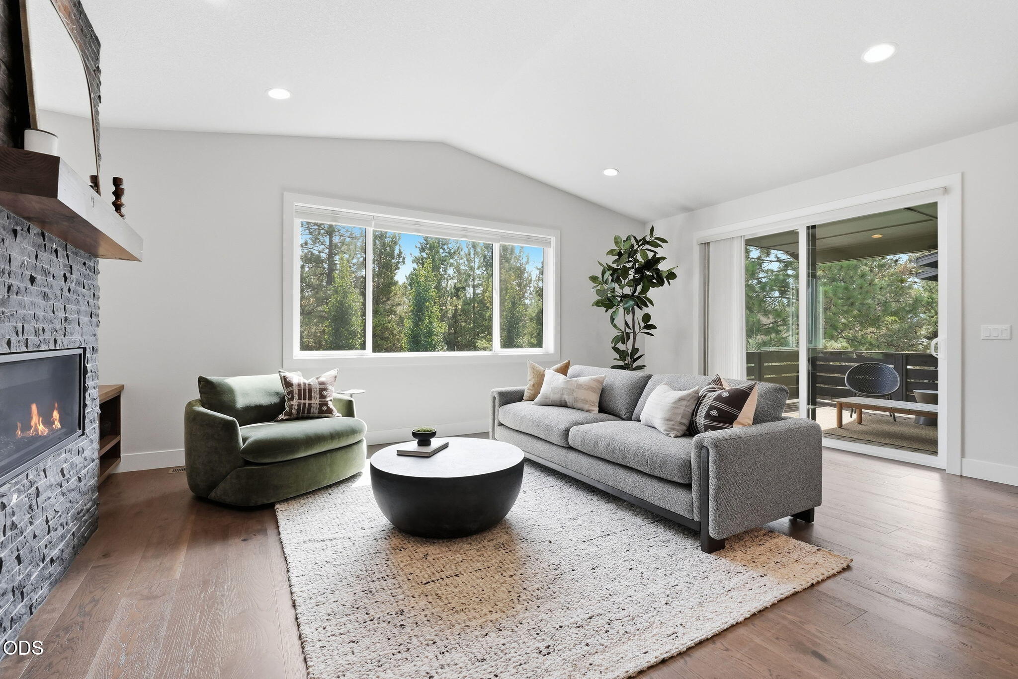 2621 NW Sky Vista Court